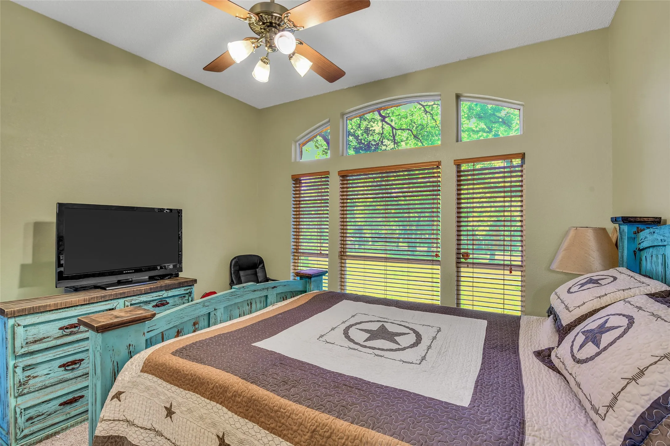 Single Family Residence For Sale in Johnson County , 2020 Houston Road, Burleson, Texas 76028, 3 Bedroom, 3 Bathroom, 2 Garage spaces, 2,457 Sqft, built in 1995, mls#21408055, Real Estate Agent in Burleson, Homes For Sale in Johnson county, Homes For Sale in Burleson, Realtor in Burleson Texas, Real Estate Brokerage Independent Realty Texas, Luminita Cordes Realtor