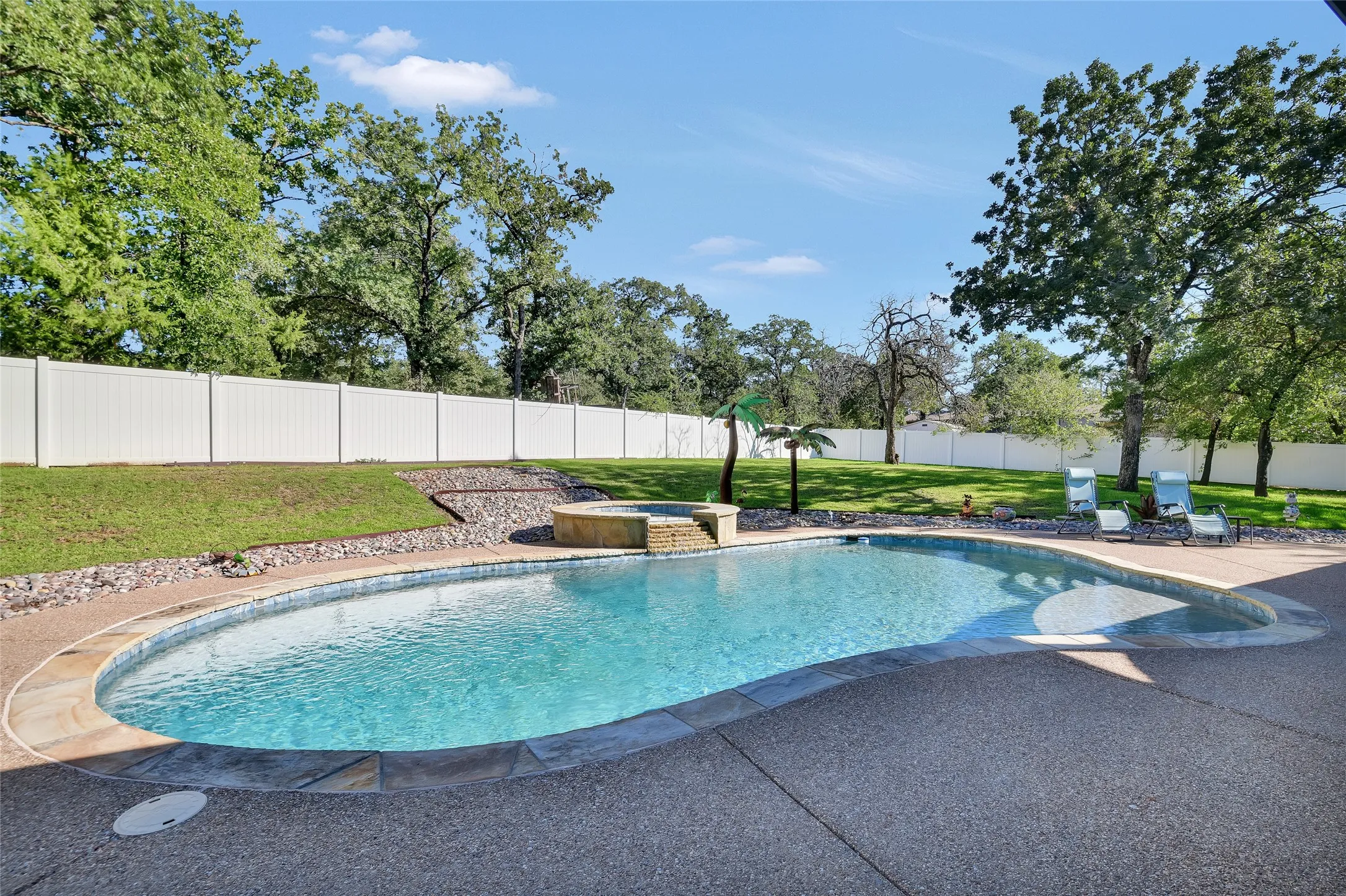 Single Family Residence For Sale in Johnson County , 2020 Houston Road, Burleson, Texas 76028, 3 Bedroom, 3 Bathroom, 2 Garage spaces, 2,457 Sqft, built in 1995, mls#21408055, Real Estate Agent in Burleson, Homes For Sale in Johnson county, Homes For Sale in Burleson, Realtor in Burleson Texas, Real Estate Brokerage Independent Realty Texas, Luminita Cordes Realtor