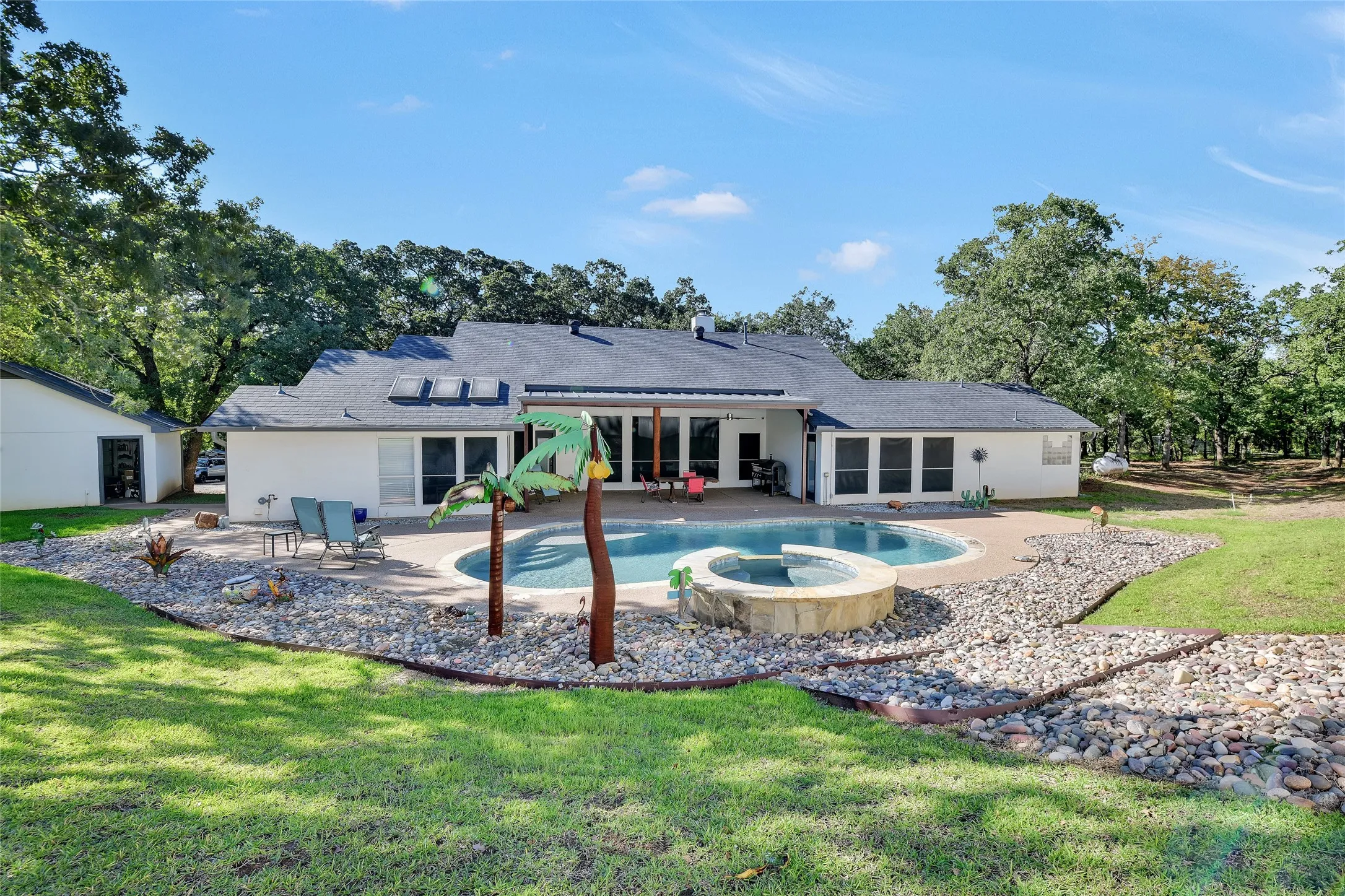 Single Family Residence For Sale in Johnson County , 2020 Houston Road, Burleson, Texas 76028, 3 Bedroom, 3 Bathroom, 2 Garage spaces, 2,457 Sqft, built in 1995, mls#21408055, Real Estate Agent in Burleson, Homes For Sale in Johnson county, Homes For Sale in Burleson, Realtor in Burleson Texas, Real Estate Brokerage Independent Realty Texas, Luminita Cordes Realtor