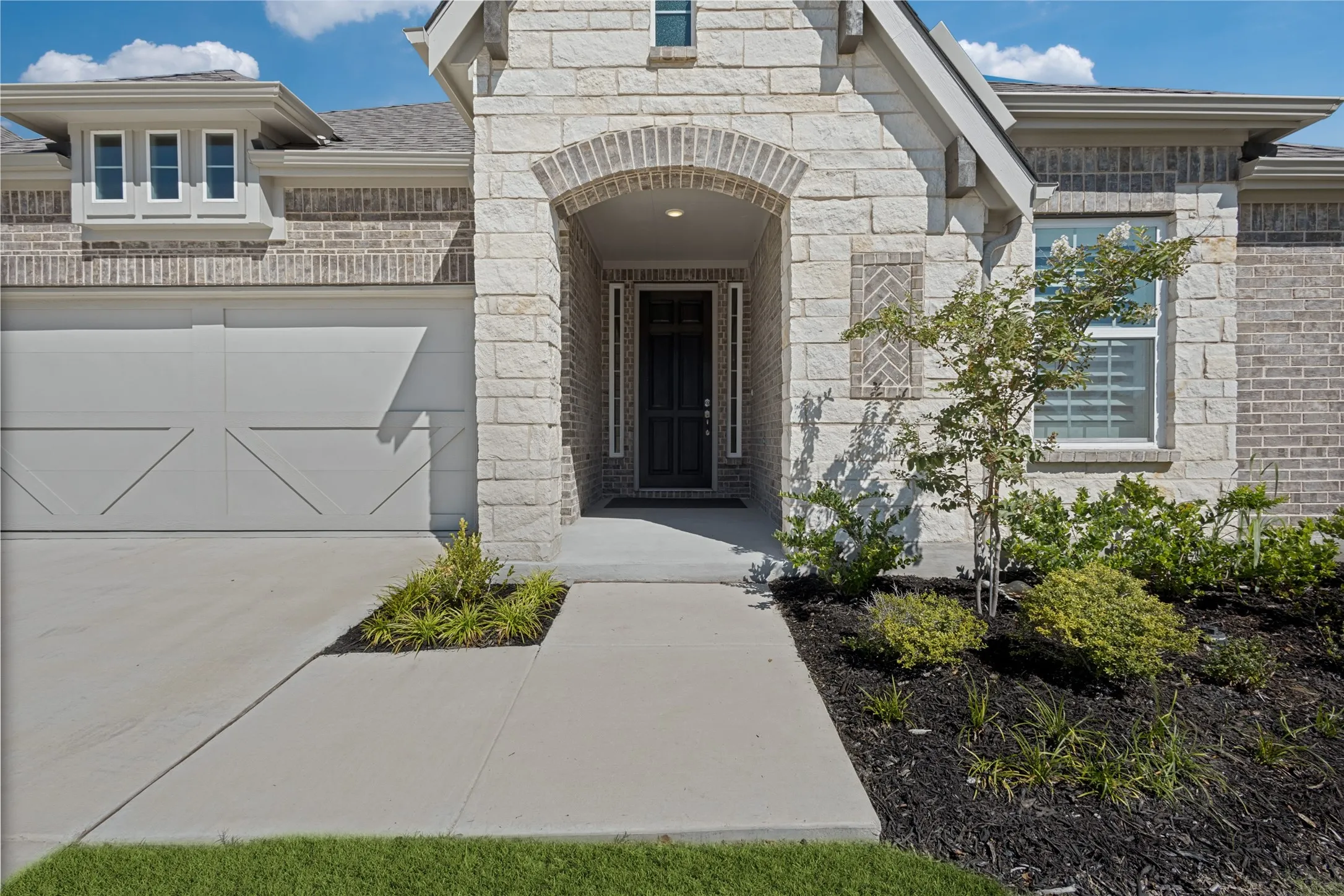 Single Family Residence For Sale in Collin County , 1329 Huntington Drive, Anna, Texas 75409, 4 Bedroom, 3 Bathroom, 2 Garage spaces, 2,261 Sqft, built in 2025, mls#21406154, Real Estate Agent in Anna, Homes For Sale in Collin county, Homes For Sale in Anna, Realtor in Anna Texas, Real Estate Brokerage Independent Realty Texas, Luminita Cordes Realtor