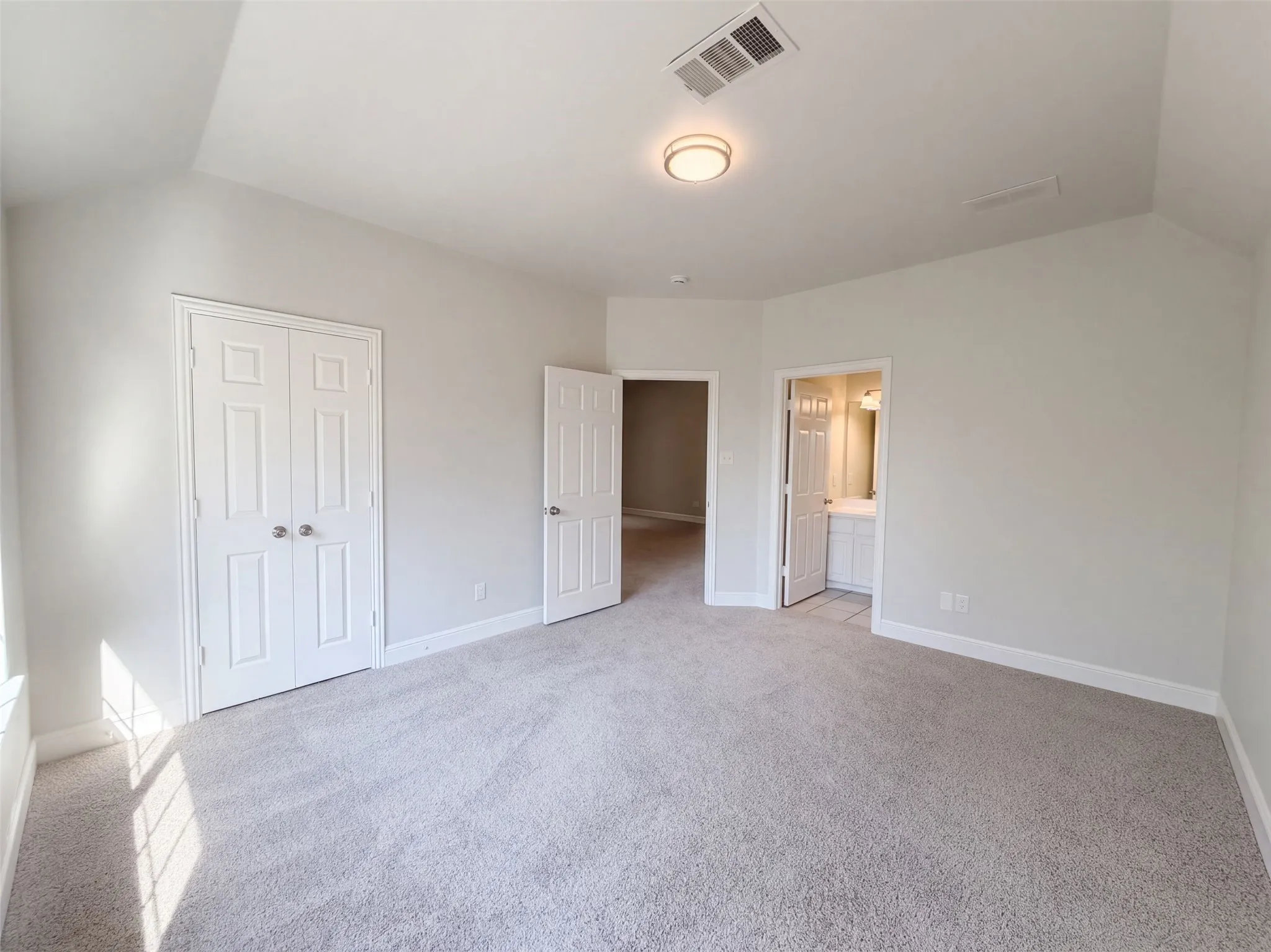 Single Family Residence For Sale in Denton County , 4615 Wildgrove Drive, Flower Mound, Texas 75022, 5 Bedroom, 5 Bathroom, 2 Garage spaces, 4,215 Sqft, built in 1999, mls#21407712, Real Estate Agent in Flower Mound, Homes For Sale in Denton county, Homes For Sale in Flower Mound, Realtor in Flower Mound Texas, Real Estate Brokerage Independent Realty Texas, Luminita Cordes Realtor