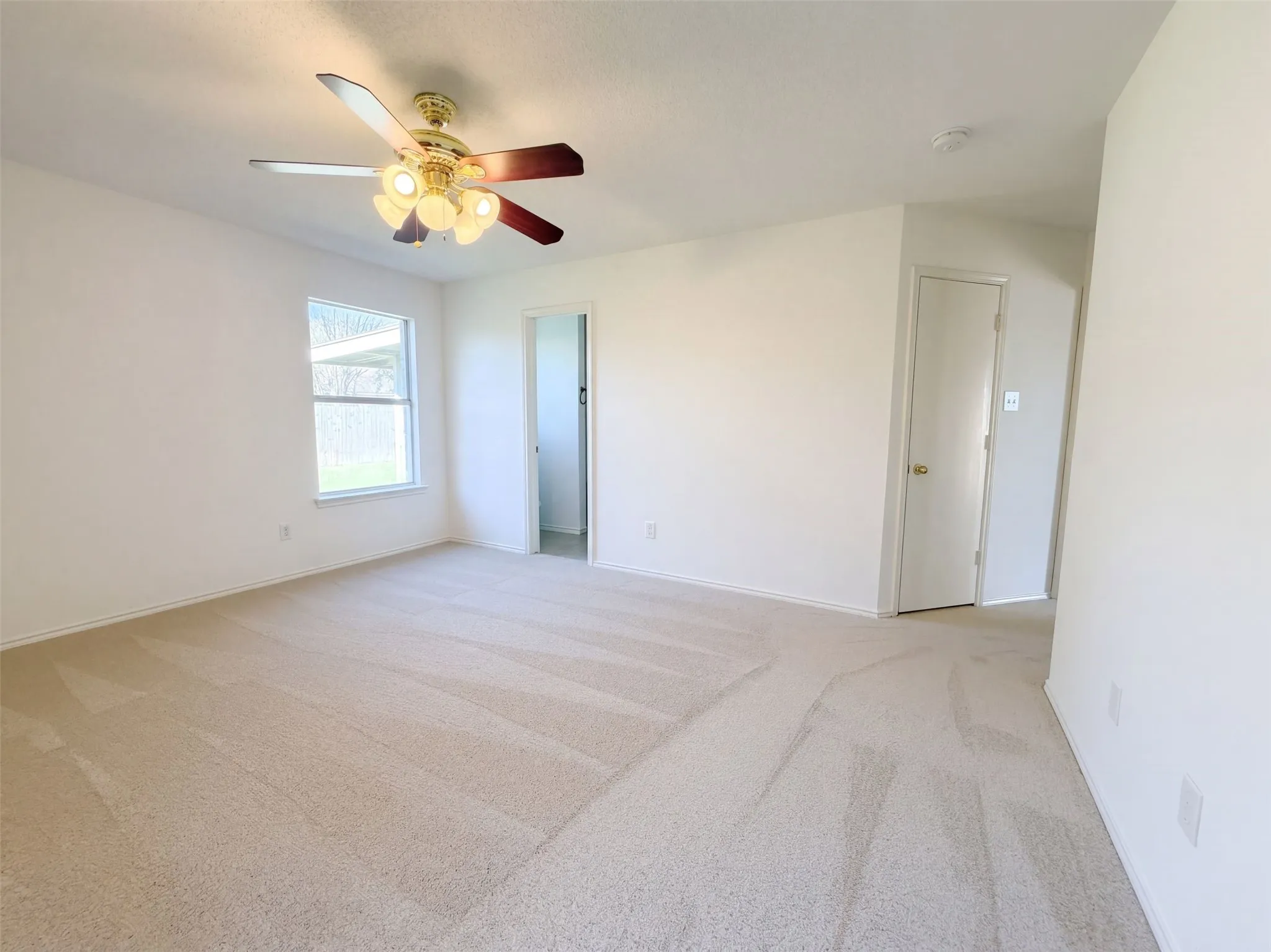 Single Family Residence For Sale in Tarrant County , 6704 Pony Express Trail, Arlington, Texas 76002, 3 Bedroom, 2 Bathroom, 2 Garage spaces, 1,382 Sqft, built in 2000, mls#21407673, Real Estate Agent in Arlington, Homes For Sale in Tarrant county, Homes For Sale in Arlington, Realtor in Arlington Texas, Real Estate Brokerage Independent Realty Texas, Luminita Cordes Realtor
