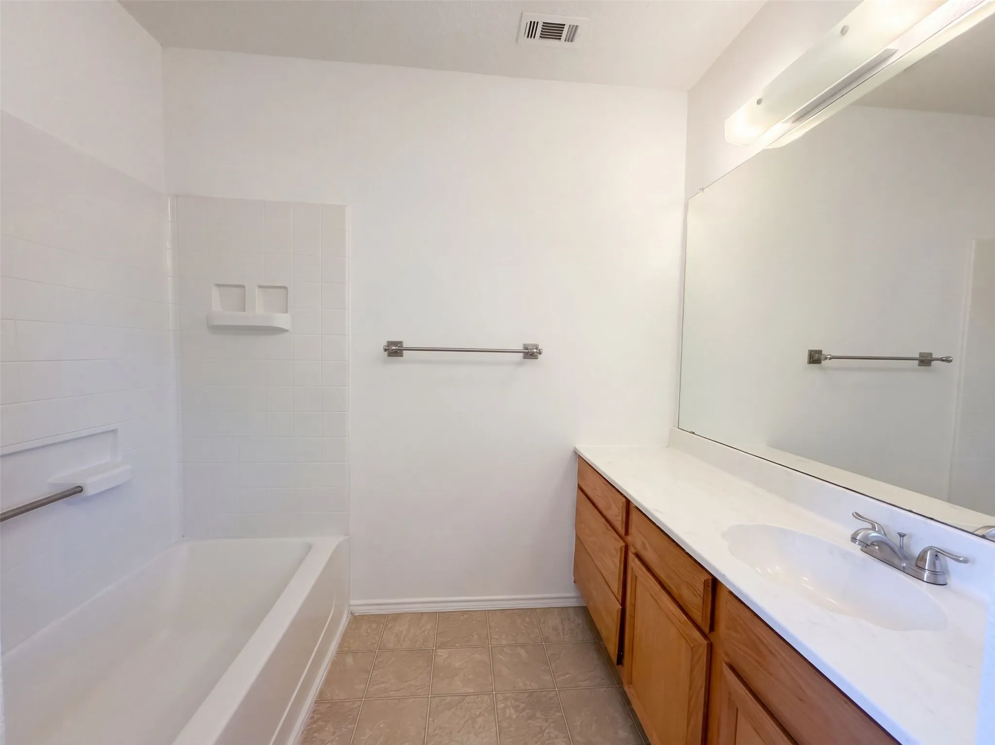 Single Family Residence For Sale in Tarrant County , 6704 Pony Express Trail, Arlington, Texas 76002, 3 Bedroom, 2 Bathroom, 2 Garage spaces, 1,382 Sqft, built in 2000, mls#21407673, Real Estate Agent in Arlington, Homes For Sale in Tarrant county, Homes For Sale in Arlington, Realtor in Arlington Texas, Real Estate Brokerage Independent Realty Texas, Luminita Cordes Realtor