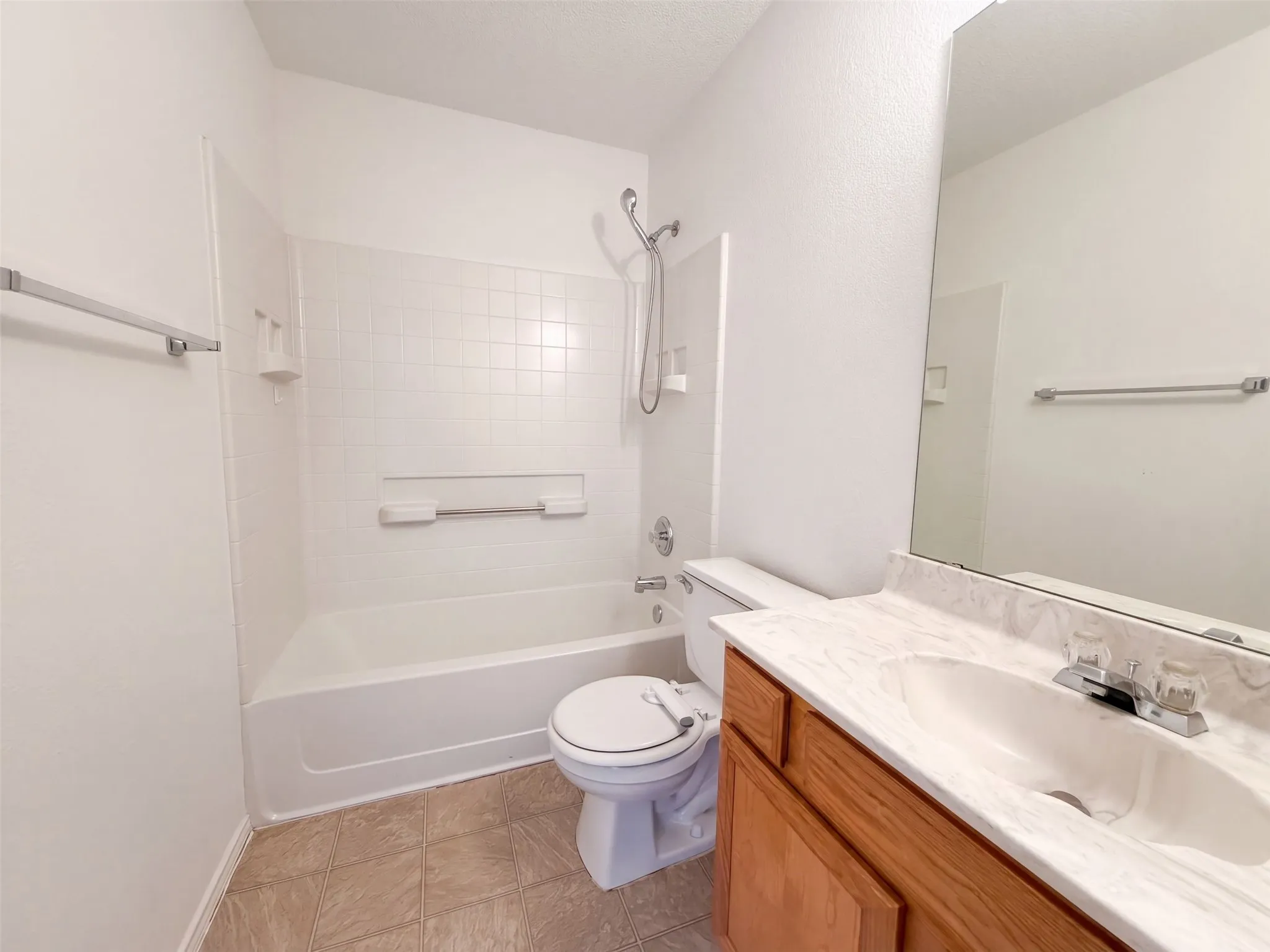 Single Family Residence For Sale in Tarrant County , 6704 Pony Express Trail, Arlington, Texas 76002, 3 Bedroom, 2 Bathroom, 2 Garage spaces, 1,382 Sqft, built in 2000, mls#21407673, Real Estate Agent in Arlington, Homes For Sale in Tarrant county, Homes For Sale in Arlington, Realtor in Arlington Texas, Real Estate Brokerage Independent Realty Texas, Luminita Cordes Realtor