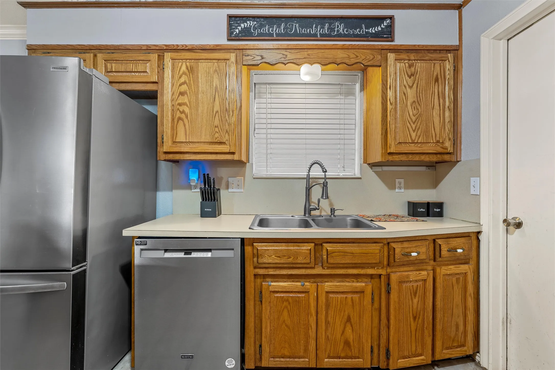 Single Family Residence For Sale in Mc Lennan County , 926 Rolling Hills Drive, Hewitt, Texas 76643, 3 Bedroom, 2 Bathroom, 2 Garage spaces, 1,532 Sqft, built in 1976, mls#21407224, Real Estate Agent in Hewitt, Homes For Sale in Mc Lennan county, Homes For Sale in Hewitt, Realtor in Hewitt Texas, Real Estate Brokerage Independent Realty Texas, Luminita Cordes Realtor