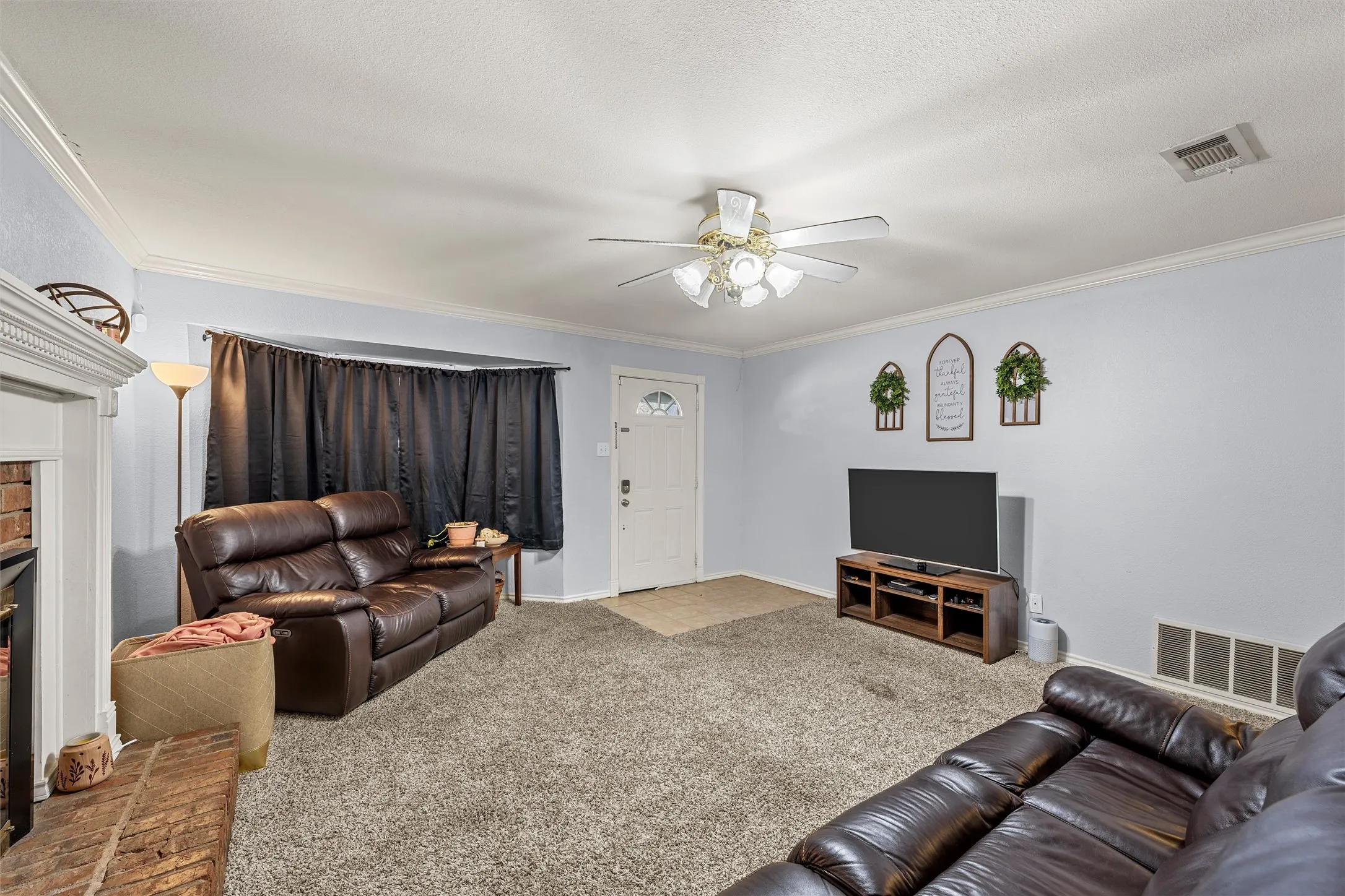 Single Family Residence For Sale in Mc Lennan County , 926 Rolling Hills Drive, Hewitt, Texas 76643, 3 Bedroom, 2 Bathroom, 2 Garage spaces, 1,532 Sqft, built in 1976, mls#21407224, Real Estate Agent in Hewitt, Homes For Sale in Mc Lennan county, Homes For Sale in Hewitt, Realtor in Hewitt Texas, Real Estate Brokerage Independent Realty Texas, Luminita Cordes Realtor