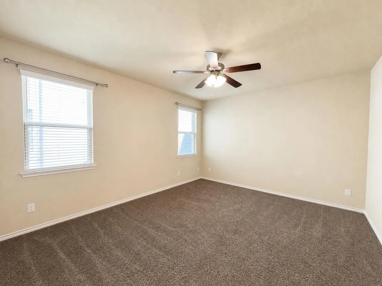 Single Family Residence For Rent in Denton County , 2265 Barx Drive, Little Elm, Texas 75068, 3 Bedroom, 2 Bathroom, 2 Garage spaces, 1,587 Sqft, built in 2017, mls#21405769, Real Estate Agent in Little Elm, Homes For Rent in Denton county, Homes For Rent in Little Elm, Realtor in Little Elm Texas, Real Estate Brokerage Independent Realty Texas, Luminita Cordes Realtor