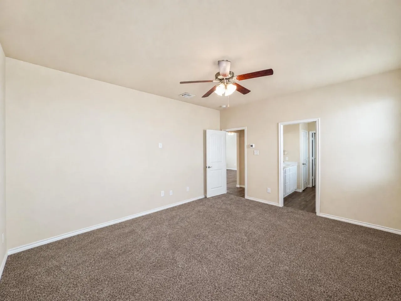 Single Family Residence For Rent in Denton County , 2265 Barx Drive, Little Elm, Texas 75068, 3 Bedroom, 2 Bathroom, 2 Garage spaces, 1,587 Sqft, built in 2017, mls#21405769, Real Estate Agent in Little Elm, Homes For Rent in Denton county, Homes For Rent in Little Elm, Realtor in Little Elm Texas, Real Estate Brokerage Independent Realty Texas, Luminita Cordes Realtor