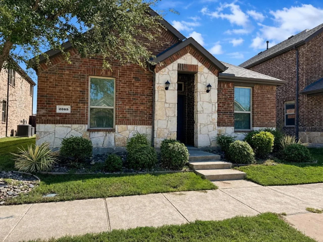 Single Family Residence For Rent in Denton County , 2265 Barx Drive, Little Elm, Texas 75068, 3 Bedroom, 2 Bathroom, 2 Garage spaces, 1,587 Sqft, built in 2017, mls#21405769, Real Estate Agent in Little Elm, Homes For Rent in Denton county, Homes For Rent in Little Elm, Realtor in Little Elm Texas, Real Estate Brokerage Independent Realty Texas, Luminita Cordes Realtor
