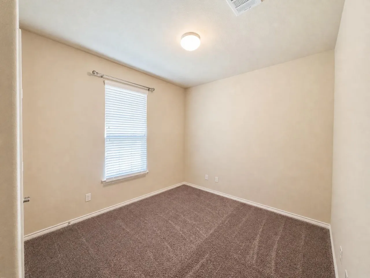 Single Family Residence For Rent in Denton County , 2265 Barx Drive, Little Elm, Texas 75068, 3 Bedroom, 2 Bathroom, 2 Garage spaces, 1,587 Sqft, built in 2017, mls#21405769, Real Estate Agent in Little Elm, Homes For Rent in Denton county, Homes For Rent in Little Elm, Realtor in Little Elm Texas, Real Estate Brokerage Independent Realty Texas, Luminita Cordes Realtor