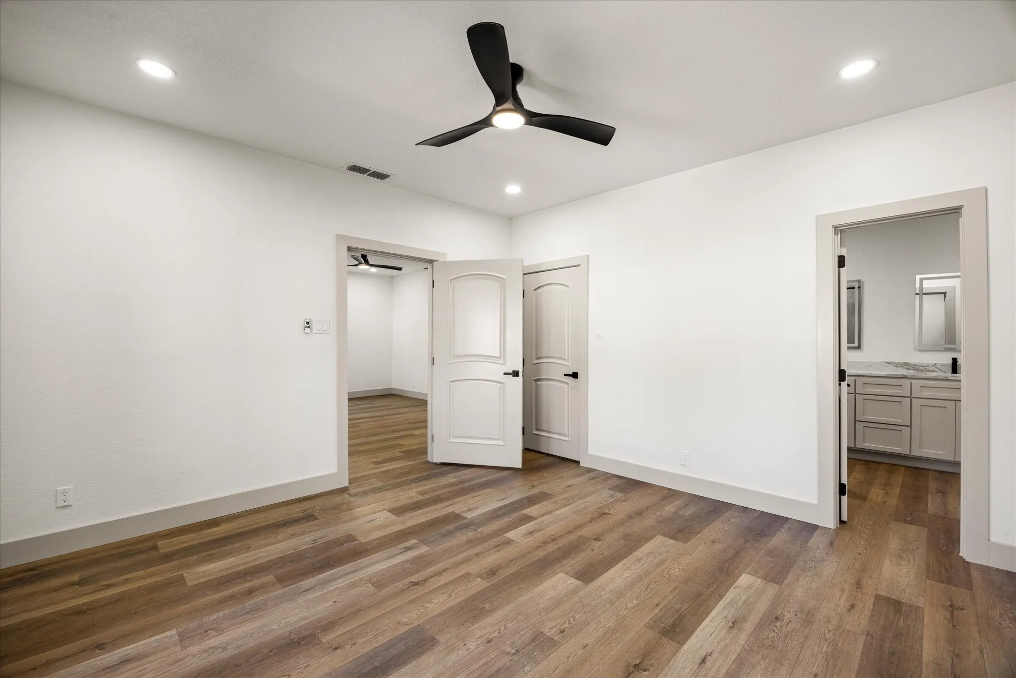Single Family Residence For Sale in Erath County , 1022 W Green Street, Stephenville, Texas 76401, 3 Bedroom, 2 Bathroom, Garage spaces, 1,429 Sqft, built in 1930, mls#21407239, Real Estate Agent in Stephenville, Homes For Sale in Erath county, Homes For Sale in Stephenville, Realtor in Stephenville Texas, Real Estate Brokerage Independent Realty Texas, Luminita Cordes Realtor