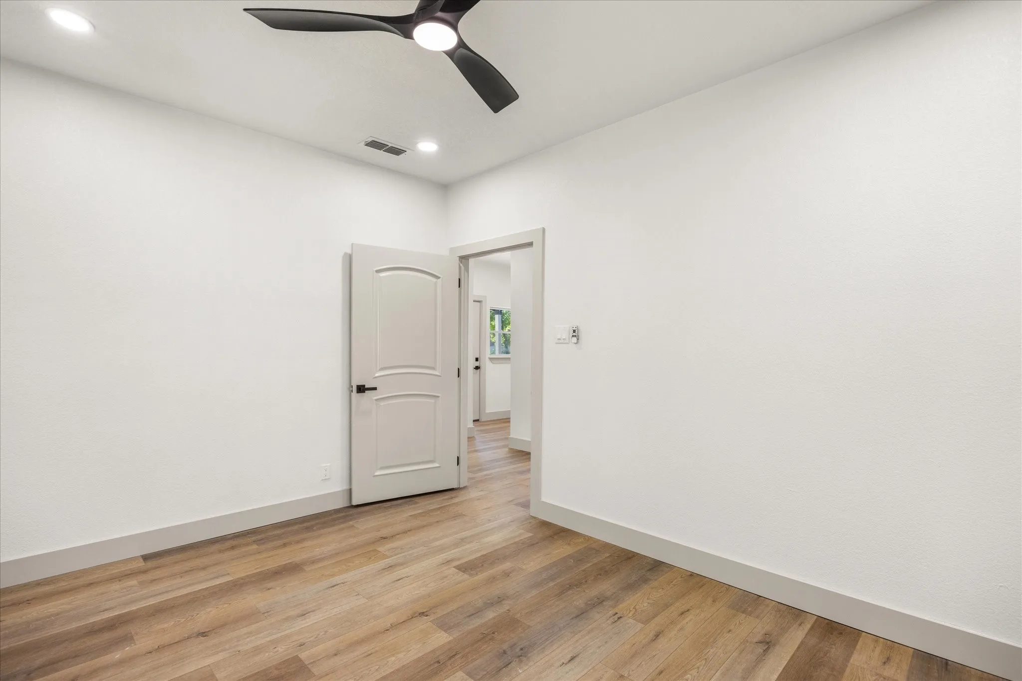 Single Family Residence For Sale in Erath County , 1022 W Green Street, Stephenville, Texas 76401, 3 Bedroom, 2 Bathroom, Garage spaces, 1,429 Sqft, built in 1930, mls#21407239, Real Estate Agent in Stephenville, Homes For Sale in Erath county, Homes For Sale in Stephenville, Realtor in Stephenville Texas, Real Estate Brokerage Independent Realty Texas, Luminita Cordes Realtor
