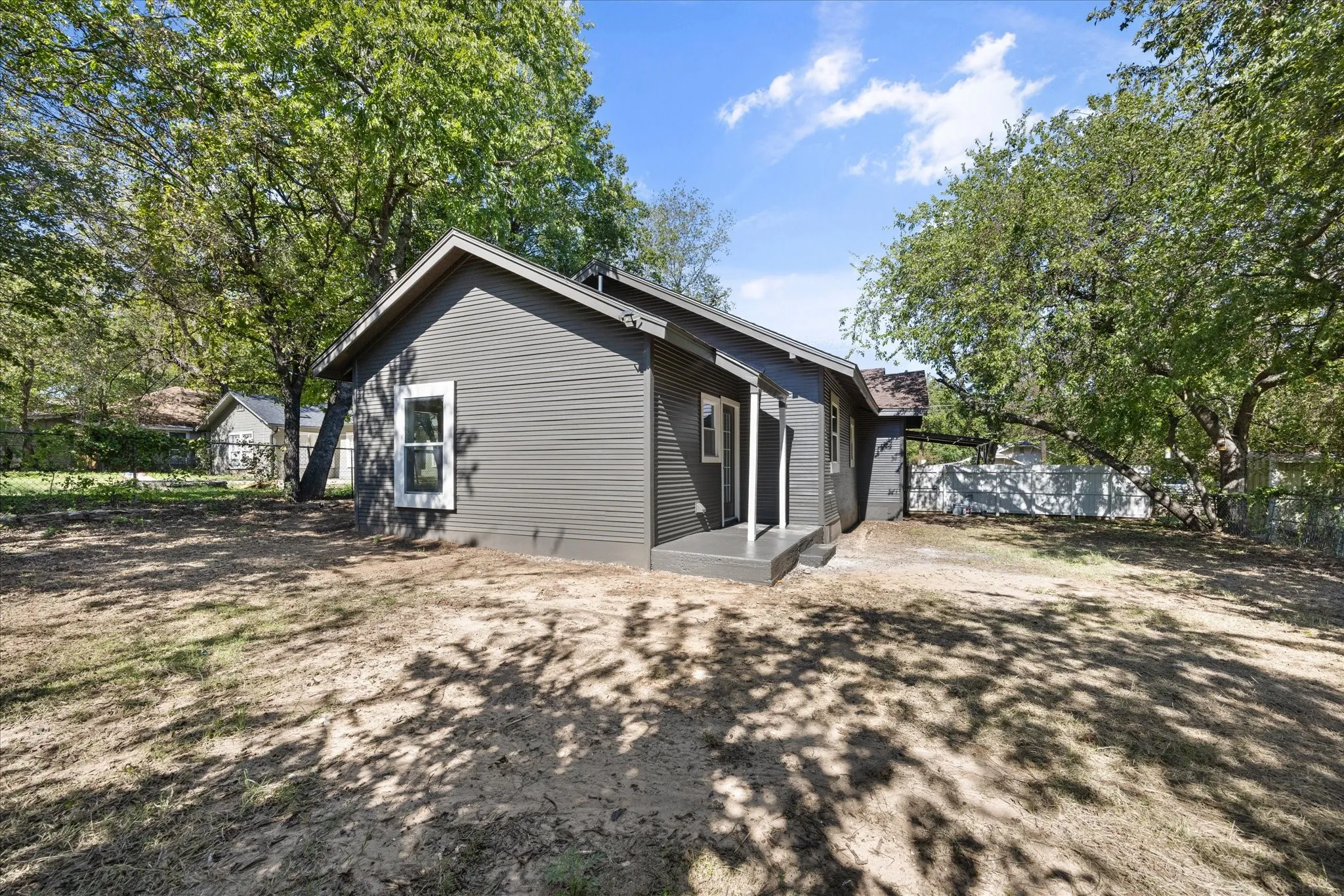 Single Family Residence For Sale in Erath County , 1022 W Green Street, Stephenville, Texas 76401, 3 Bedroom, 2 Bathroom, Garage spaces, 1,429 Sqft, built in 1930, mls#21407239, Real Estate Agent in Stephenville, Homes For Sale in Erath county, Homes For Sale in Stephenville, Realtor in Stephenville Texas, Real Estate Brokerage Independent Realty Texas, Luminita Cordes Realtor
