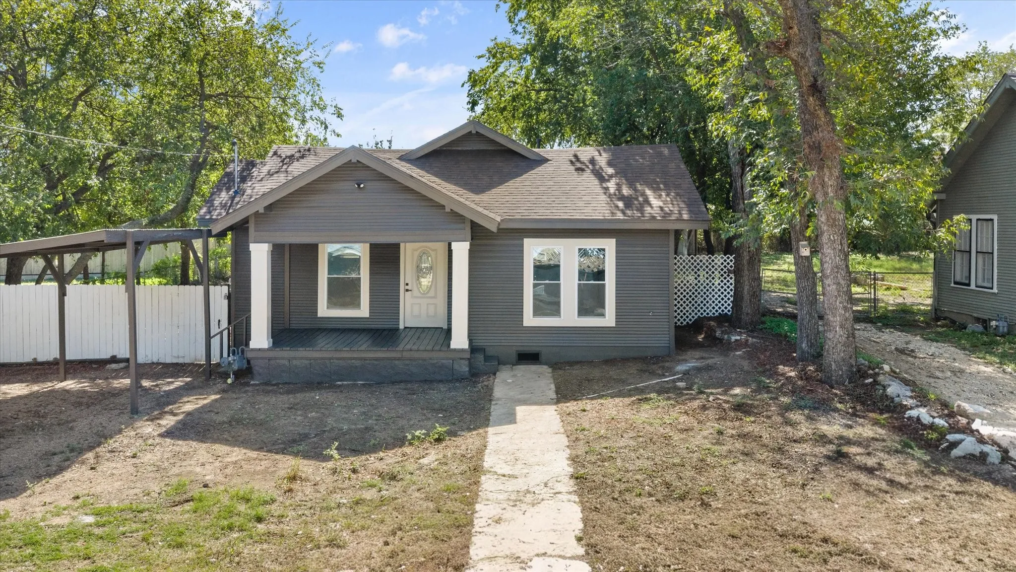 Single Family Residence For Sale in Erath County , 1022 W Green Street, Stephenville, Texas 76401, 3 Bedroom, 2 Bathroom, Garage spaces, 1,429 Sqft, built in 1930, mls#21407239, Real Estate Agent in Stephenville, Homes For Sale in Erath county, Homes For Sale in Stephenville, Realtor in Stephenville Texas, Real Estate Brokerage Independent Realty Texas, Luminita Cordes Realtor