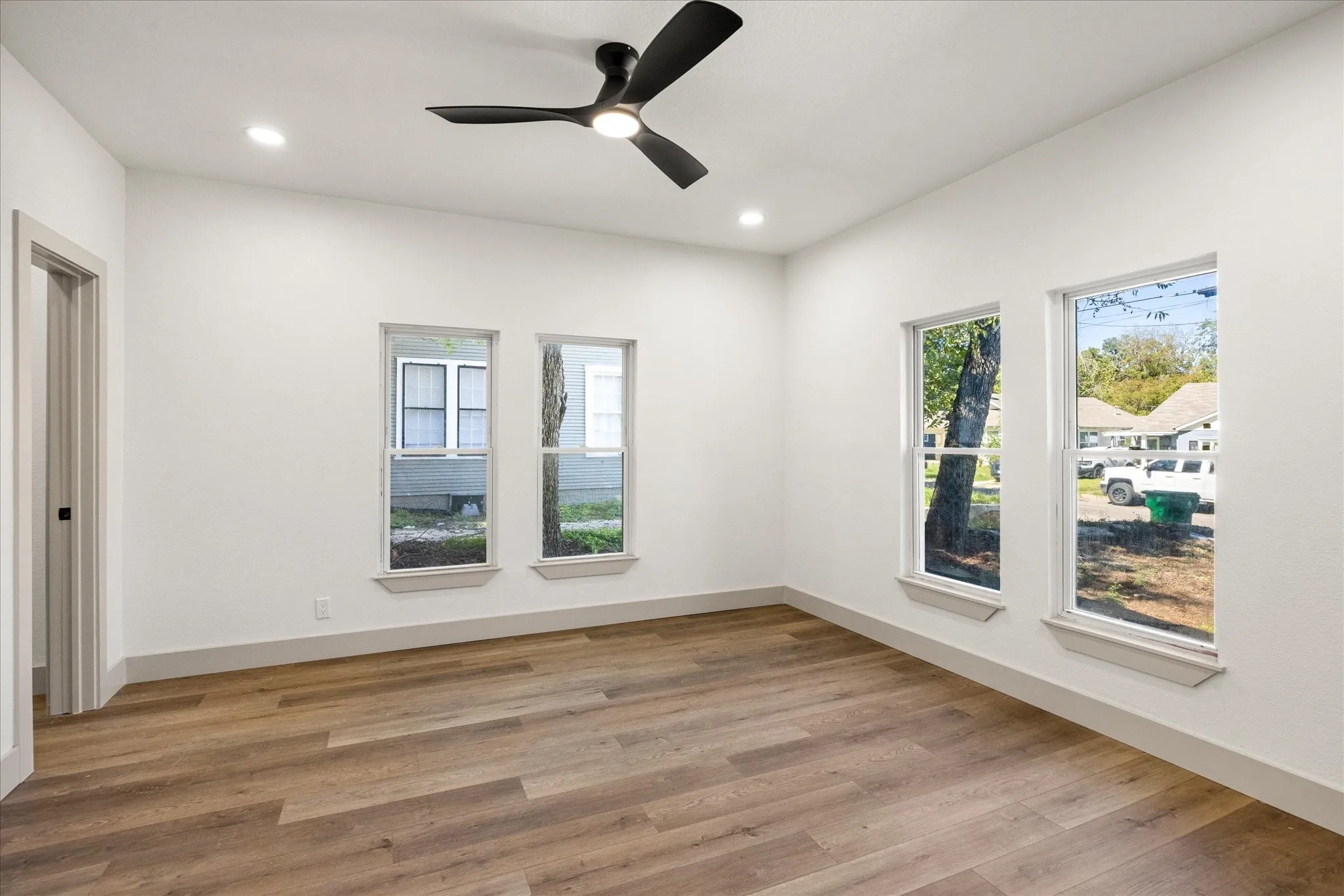 Single Family Residence For Sale in Erath County , 1022 W Green Street, Stephenville, Texas 76401, 3 Bedroom, 2 Bathroom, Garage spaces, 1,429 Sqft, built in 1930, mls#21407239, Real Estate Agent in Stephenville, Homes For Sale in Erath county, Homes For Sale in Stephenville, Realtor in Stephenville Texas, Real Estate Brokerage Independent Realty Texas, Luminita Cordes Realtor