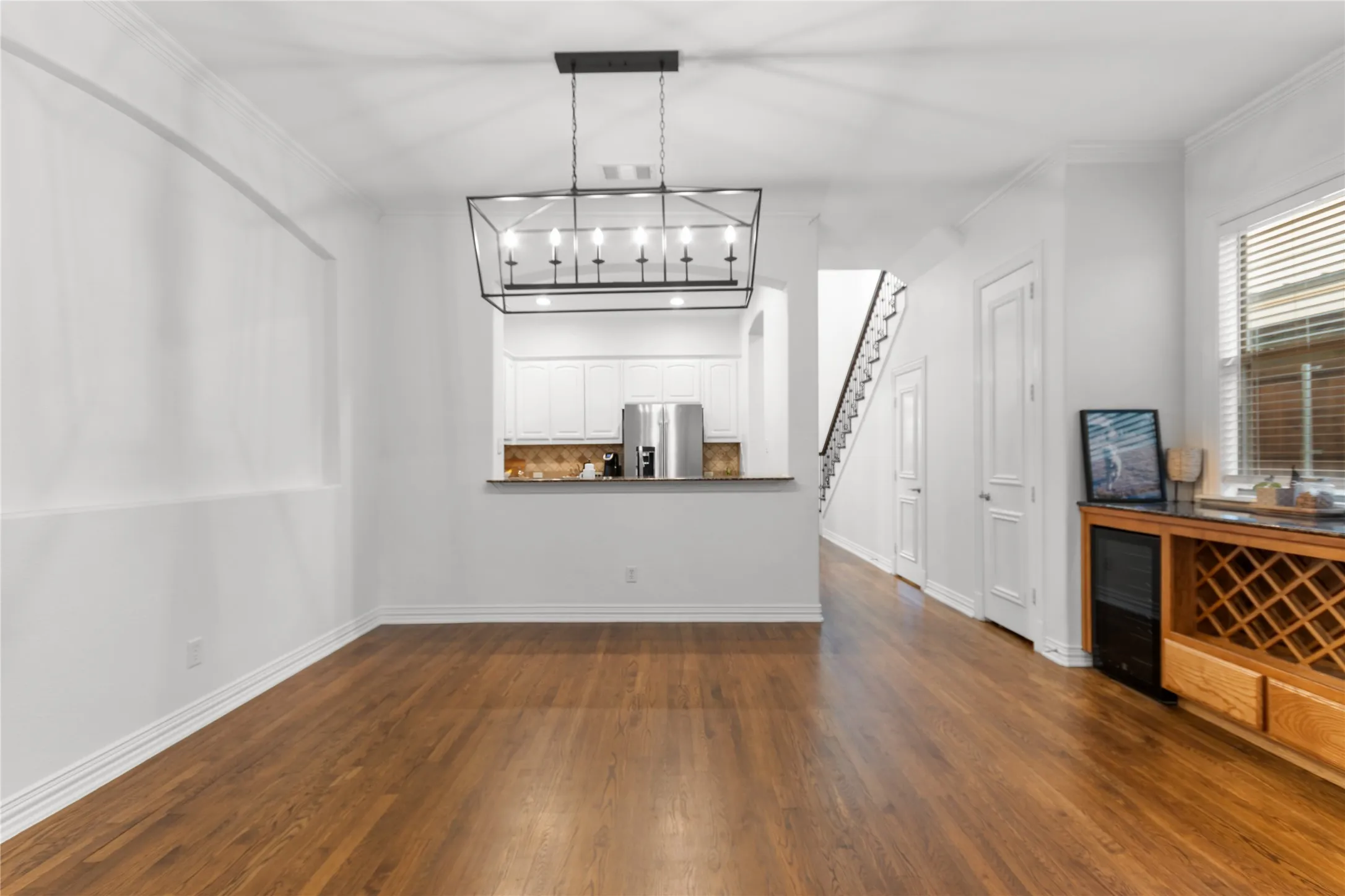 Single Family Residence For Rent in Dallas County , 5639 Ellsworth Avenue, Dallas, Texas 75206, 3 Bedroom, 2 Bathroom, 2 Garage spaces, 2,360 Sqft, built in 2003, mls#21406167, Real Estate Agent in Dallas, Homes For Rent in Dallas county, Homes For Rent in Dallas, Realtor in Dallas Texas, Real Estate Brokerage Independent Realty Texas, Luminita Cordes Realtor