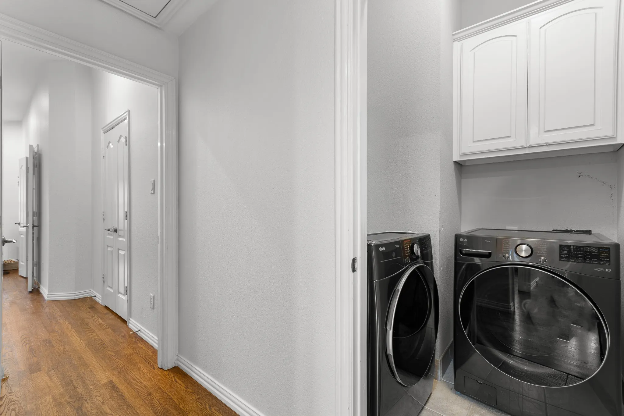 Single Family Residence For Rent in Dallas County , 5639 Ellsworth Avenue, Dallas, Texas 75206, 3 Bedroom, 2 Bathroom, 2 Garage spaces, 2,360 Sqft, built in 2003, mls#21406167, Real Estate Agent in Dallas, Homes For Rent in Dallas county, Homes For Rent in Dallas, Realtor in Dallas Texas, Real Estate Brokerage Independent Realty Texas, Luminita Cordes Realtor