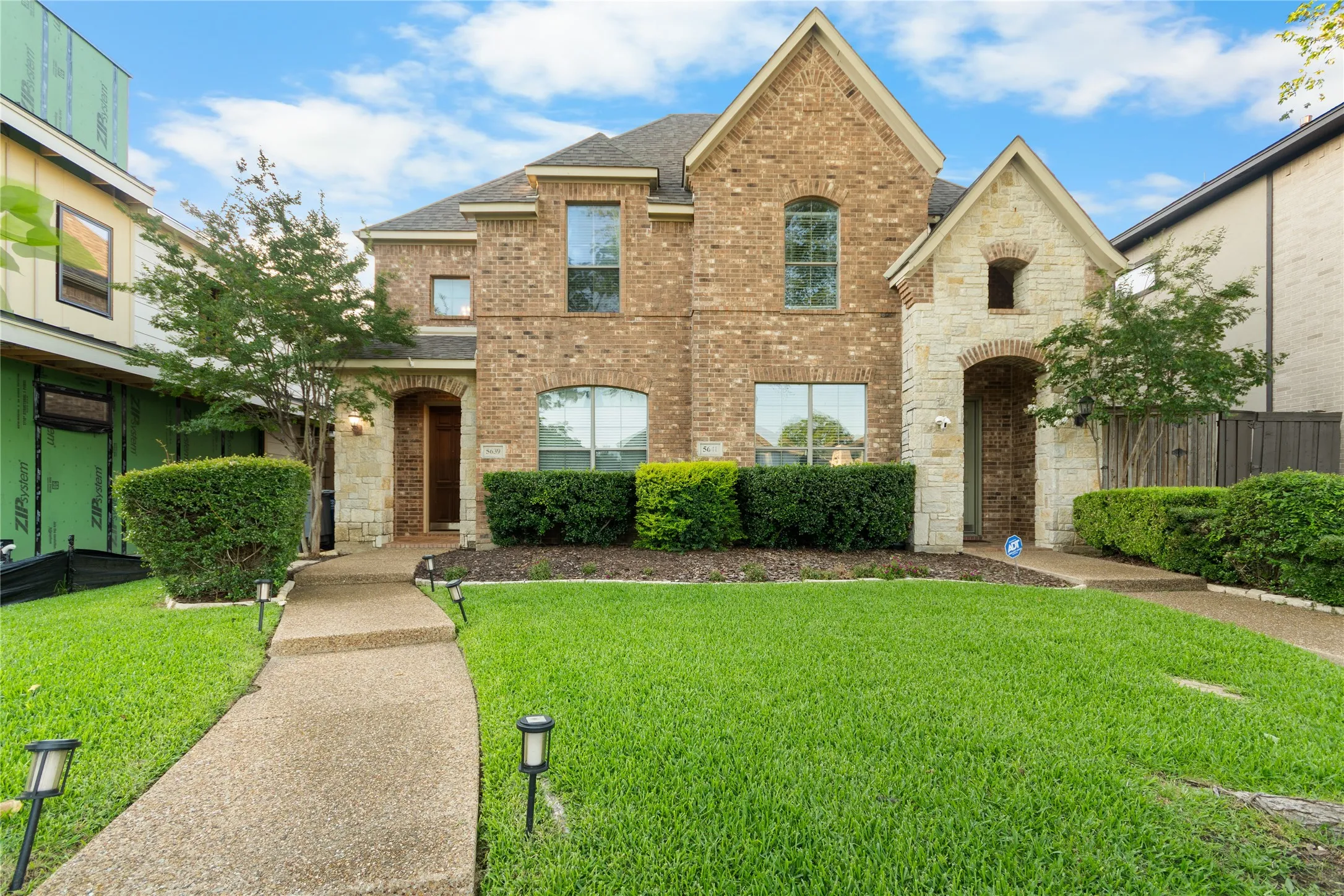 Single Family Residence For Rent in Dallas County , 5639 Ellsworth Avenue, Dallas, Texas 75206, 3 Bedroom, 2 Bathroom, 2 Garage spaces, 2,360 Sqft, built in 2003, mls#21406167, Real Estate Agent in Dallas, Homes For Rent in Dallas county, Homes For Rent in Dallas, Realtor in Dallas Texas, Real Estate Brokerage Independent Realty Texas, Luminita Cordes Realtor