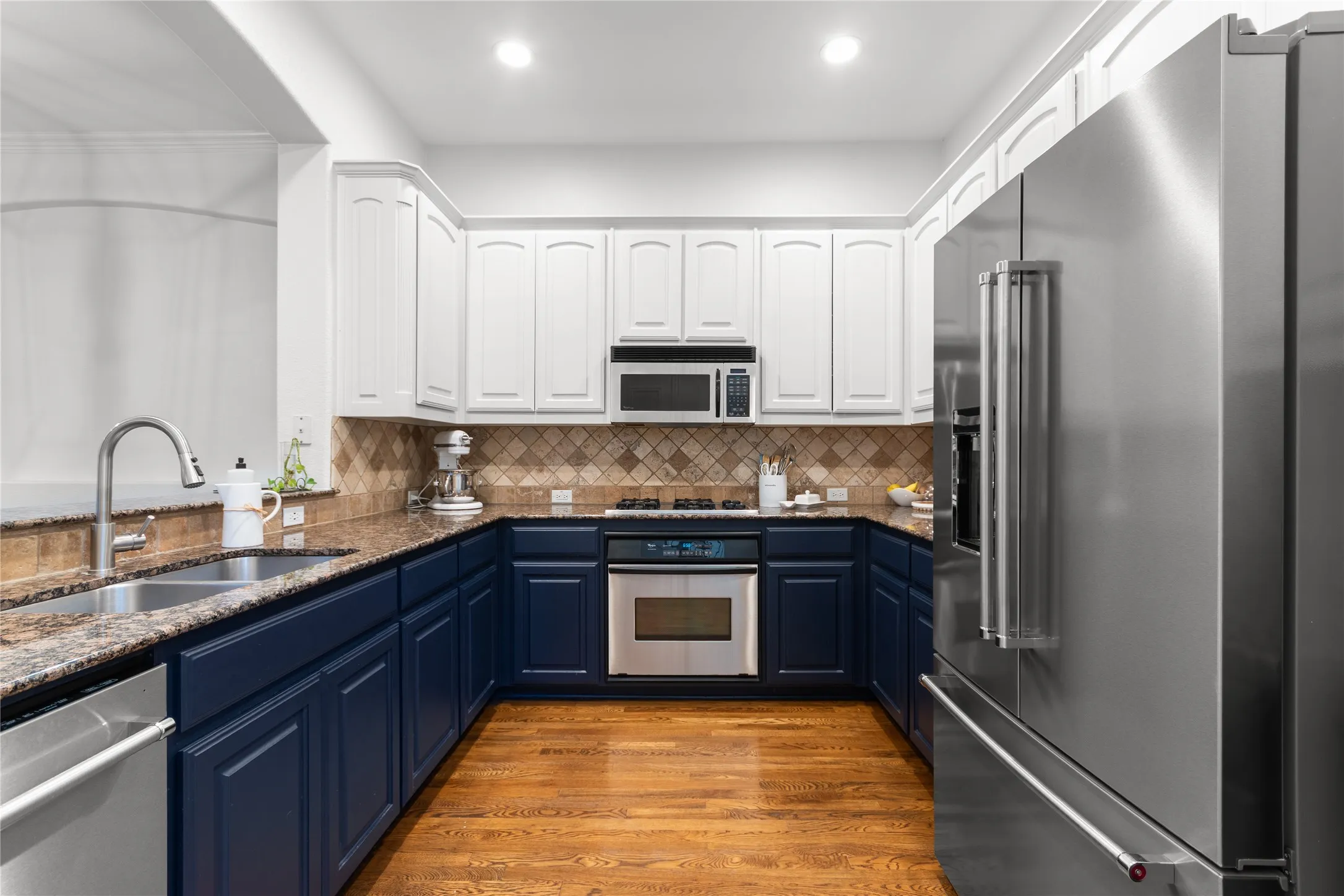 Single Family Residence For Rent in Dallas County , 5639 Ellsworth Avenue, Dallas, Texas 75206, 3 Bedroom, 2 Bathroom, 2 Garage spaces, 2,360 Sqft, built in 2003, mls#21406167, Real Estate Agent in Dallas, Homes For Rent in Dallas county, Homes For Rent in Dallas, Realtor in Dallas Texas, Real Estate Brokerage Independent Realty Texas, Luminita Cordes Realtor