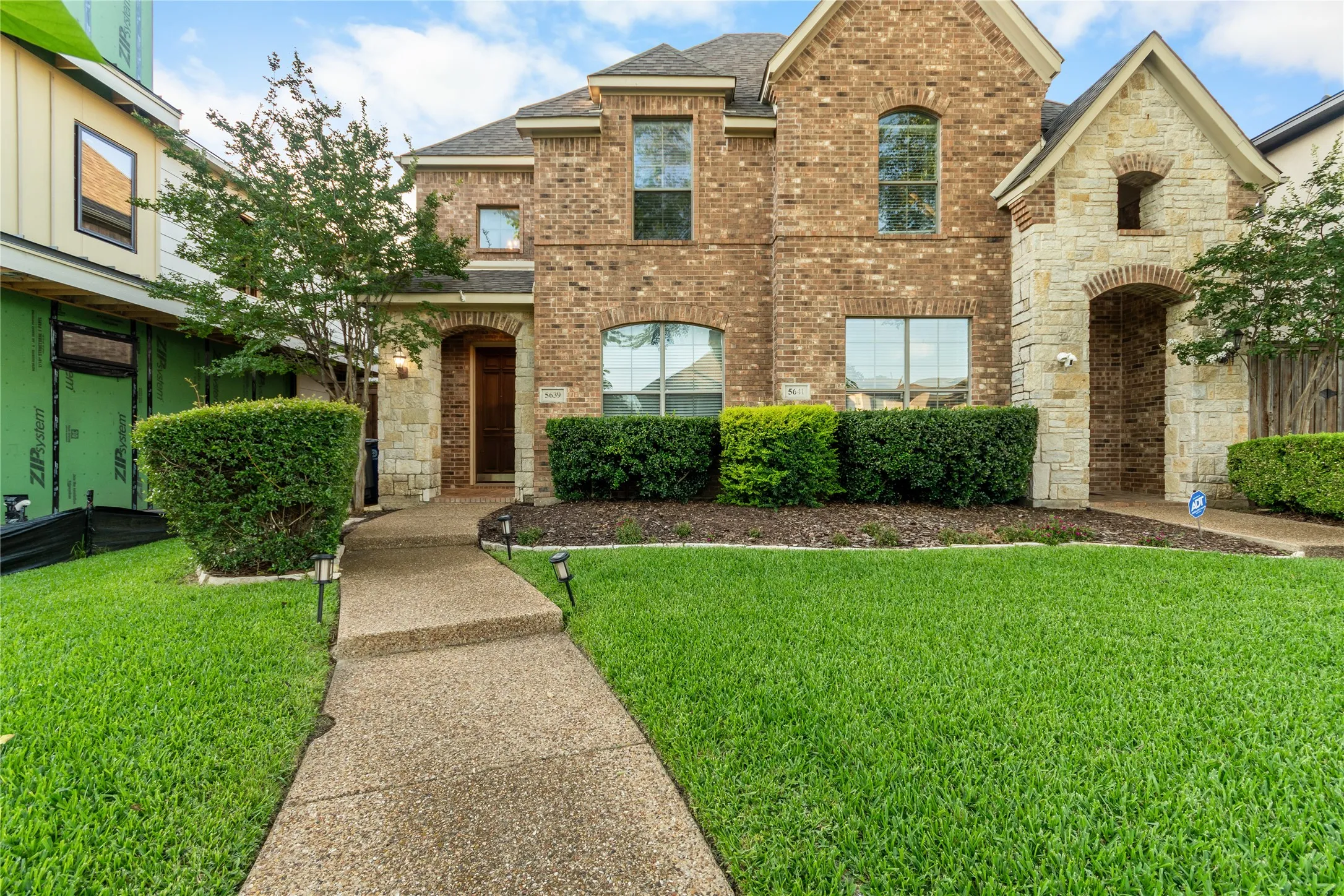 Single Family Residence For Rent in Dallas County , 5639 Ellsworth Avenue, Dallas, Texas 75206, 3 Bedroom, 2 Bathroom, 2 Garage spaces, 2,360 Sqft, built in 2003, mls#21406167, Real Estate Agent in Dallas, Homes For Rent in Dallas county, Homes For Rent in Dallas, Realtor in Dallas Texas, Real Estate Brokerage Independent Realty Texas, Luminita Cordes Realtor