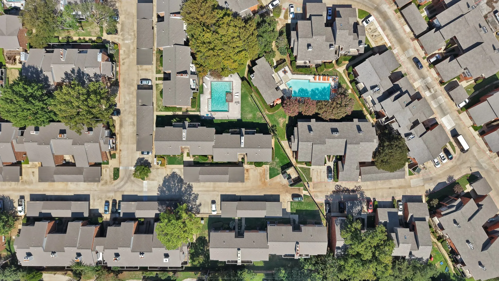 Condominium For Sale in Tarrant County , 412 Pebble Way 251, Arlington, Texas 76006, 2 Bedroom, 1 Bathroom, Garage spaces, 896 Sqft, built in 1983, mls#21407942, Real Estate Agent in Arlington, Homes For Sale in Tarrant county, Homes For Sale in Arlington, Realtor in Arlington Texas, Real Estate Brokerage Independent Realty Texas, Luminita Cordes Realtor