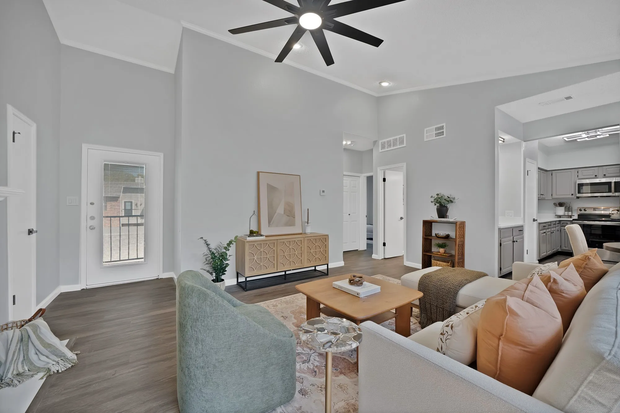 Condominium For Sale in Tarrant County , 412 Pebble Way 251, Arlington, Texas 76006, 2 Bedroom, 1 Bathroom, Garage spaces, 896 Sqft, built in 1983, mls#21407942, Real Estate Agent in Arlington, Homes For Sale in Tarrant county, Homes For Sale in Arlington, Realtor in Arlington Texas, Real Estate Brokerage Independent Realty Texas, Luminita Cordes Realtor
