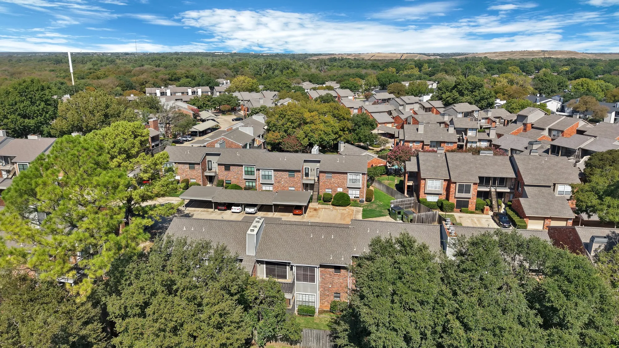 Condominium For Sale in Tarrant County , 412 Pebble Way 251, Arlington, Texas 76006, 2 Bedroom, 1 Bathroom, Garage spaces, 896 Sqft, built in 1983, mls#21407942, Real Estate Agent in Arlington, Homes For Sale in Tarrant county, Homes For Sale in Arlington, Realtor in Arlington Texas, Real Estate Brokerage Independent Realty Texas, Luminita Cordes Realtor