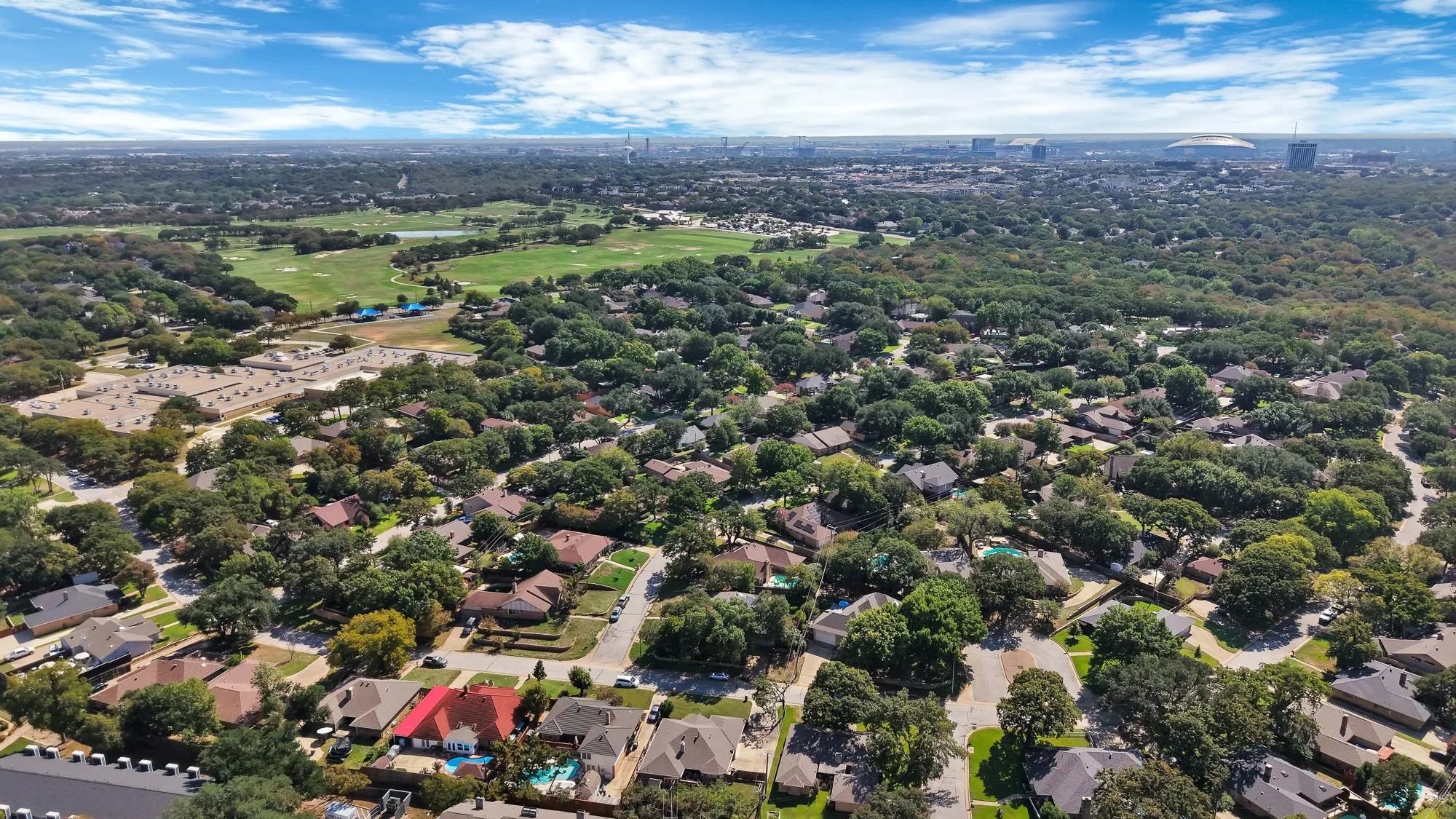 Condominium For Sale in Tarrant County , 412 Pebble Way 251, Arlington, Texas 76006, 2 Bedroom, 1 Bathroom, Garage spaces, 896 Sqft, built in 1983, mls#21407942, Real Estate Agent in Arlington, Homes For Sale in Tarrant county, Homes For Sale in Arlington, Realtor in Arlington Texas, Real Estate Brokerage Independent Realty Texas, Luminita Cordes Realtor