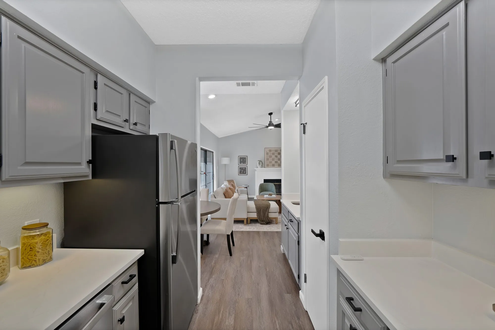 Condominium For Sale in Tarrant County , 412 Pebble Way 251, Arlington, Texas 76006, 2 Bedroom, 1 Bathroom, Garage spaces, 896 Sqft, built in 1983, mls#21407942, Real Estate Agent in Arlington, Homes For Sale in Tarrant county, Homes For Sale in Arlington, Realtor in Arlington Texas, Real Estate Brokerage Independent Realty Texas, Luminita Cordes Realtor