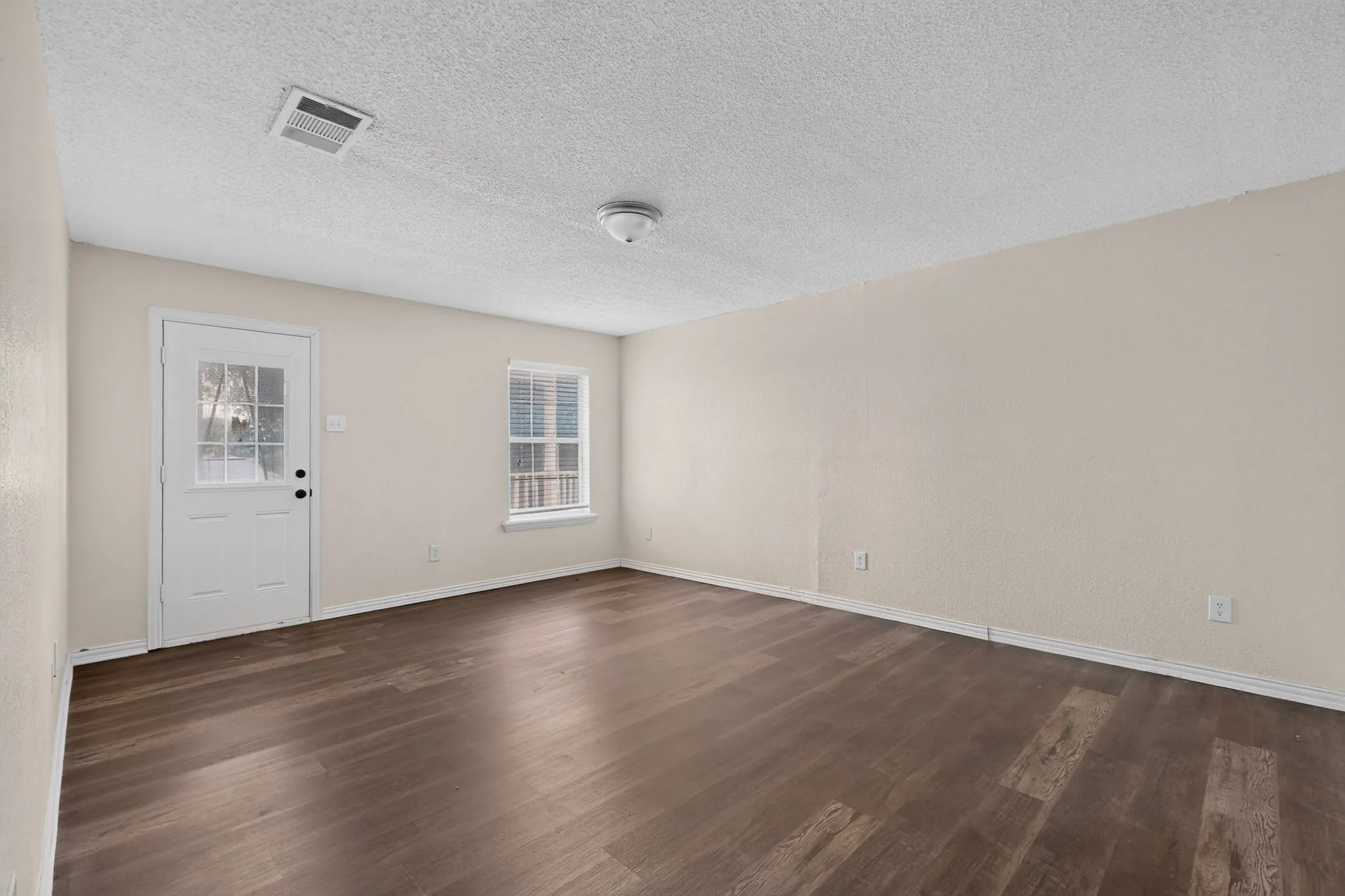 Single Family Residence For Sale in Dallas County , 5026 Boca Raton Drive, Garland, Texas 75043, 4 Bedroom, 3 Bathroom, 2 Garage spaces, 2,030 Sqft, built in 1972, mls#21406146, Real Estate Agent in Garland, Homes For Sale in Dallas county, Homes For Sale in Garland, Realtor in Garland Texas, Real Estate Brokerage Independent Realty Texas, Luminita Cordes Realtor