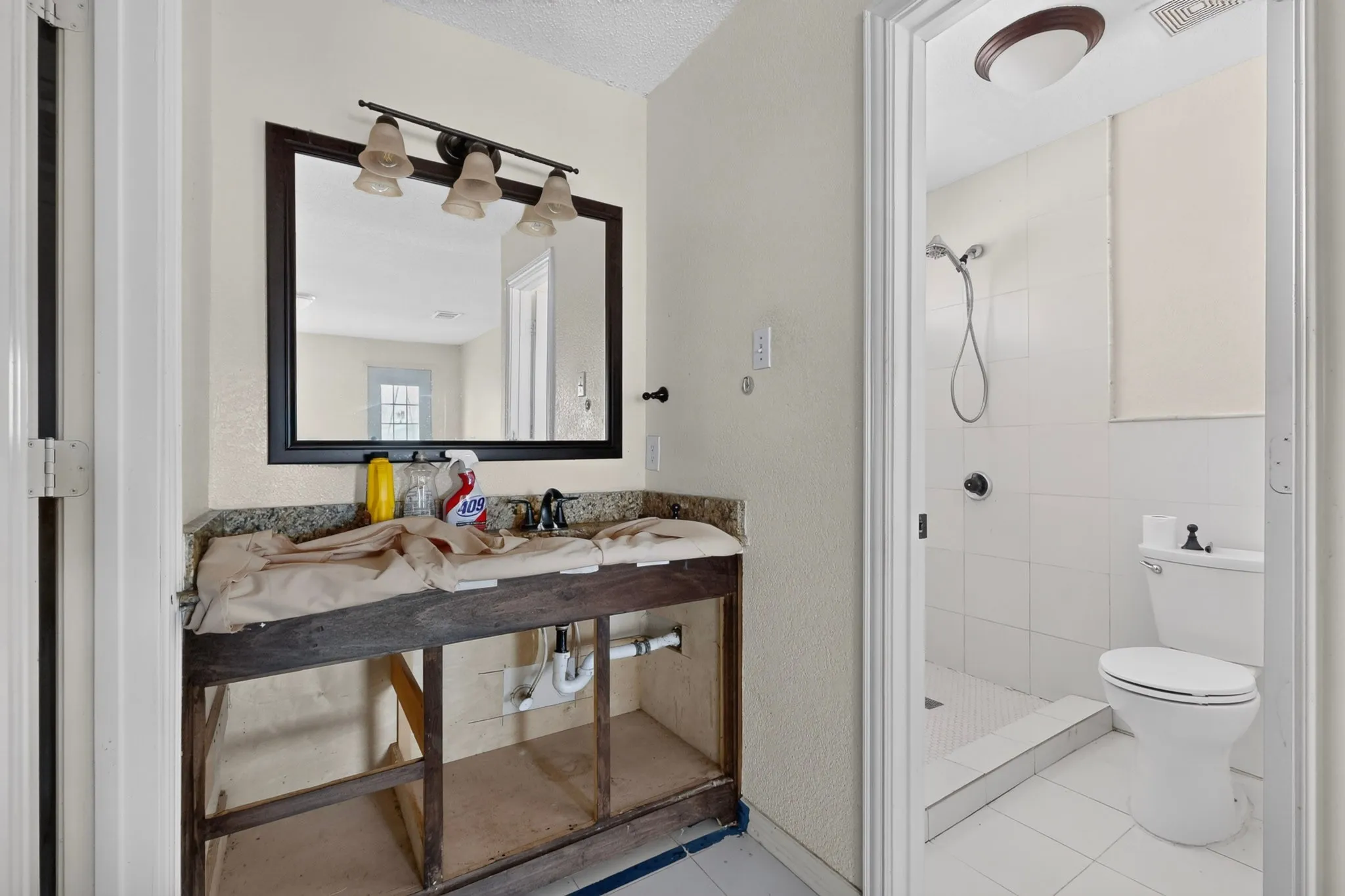 Single Family Residence For Sale in Dallas County , 5026 Boca Raton Drive, Garland, Texas 75043, 4 Bedroom, 3 Bathroom, 2 Garage spaces, 2,030 Sqft, built in 1972, mls#21406146, Real Estate Agent in Garland, Homes For Sale in Dallas county, Homes For Sale in Garland, Realtor in Garland Texas, Real Estate Brokerage Independent Realty Texas, Luminita Cordes Realtor