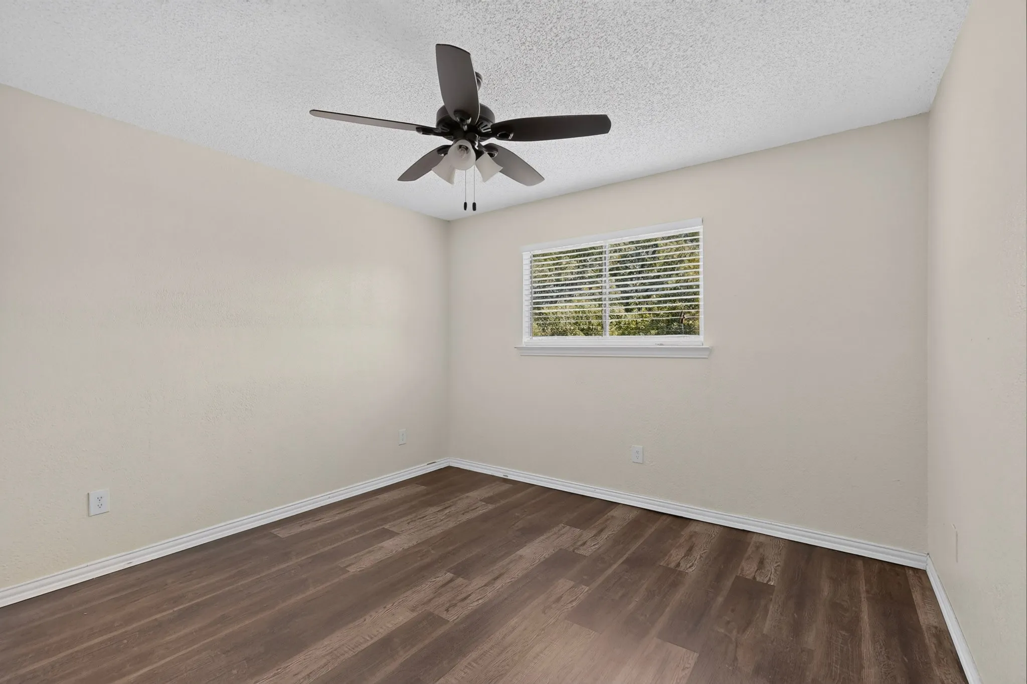 Single Family Residence For Sale in Dallas County , 5026 Boca Raton Drive, Garland, Texas 75043, 4 Bedroom, 3 Bathroom, 2 Garage spaces, 2,030 Sqft, built in 1972, mls#21406146, Real Estate Agent in Garland, Homes For Sale in Dallas county, Homes For Sale in Garland, Realtor in Garland Texas, Real Estate Brokerage Independent Realty Texas, Luminita Cordes Realtor