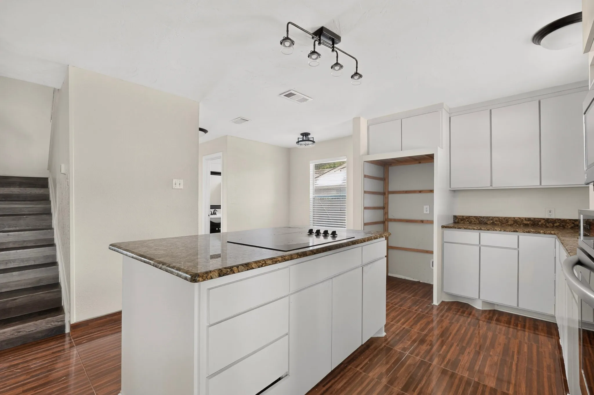 Single Family Residence For Sale in Dallas County , 5026 Boca Raton Drive, Garland, Texas 75043, 4 Bedroom, 3 Bathroom, 2 Garage spaces, 2,030 Sqft, built in 1972, mls#21406146, Real Estate Agent in Garland, Homes For Sale in Dallas county, Homes For Sale in Garland, Realtor in Garland Texas, Real Estate Brokerage Independent Realty Texas, Luminita Cordes Realtor