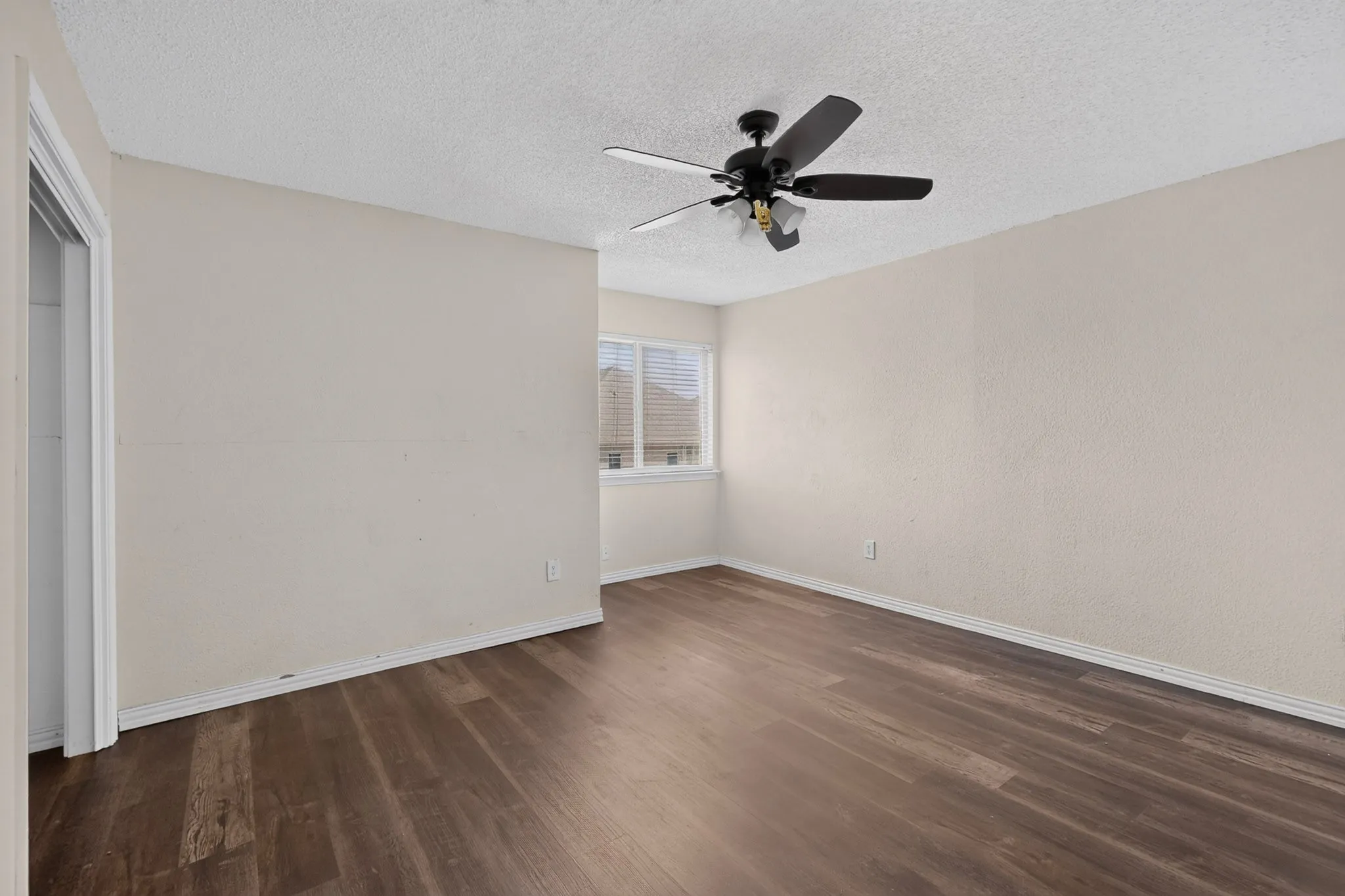 Single Family Residence For Sale in Dallas County , 5026 Boca Raton Drive, Garland, Texas 75043, 4 Bedroom, 3 Bathroom, 2 Garage spaces, 2,030 Sqft, built in 1972, mls#21406146, Real Estate Agent in Garland, Homes For Sale in Dallas county, Homes For Sale in Garland, Realtor in Garland Texas, Real Estate Brokerage Independent Realty Texas, Luminita Cordes Realtor