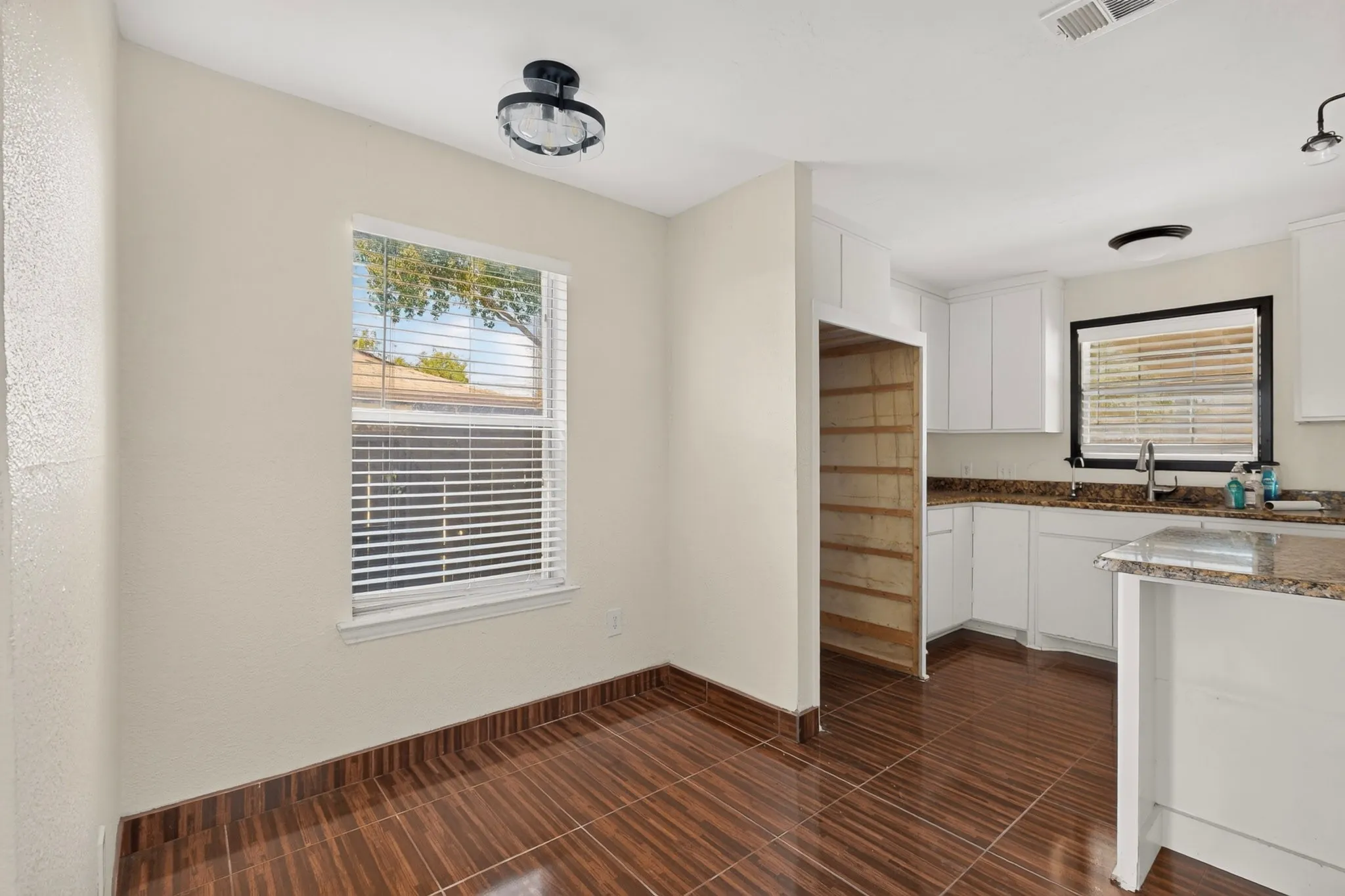 Single Family Residence For Sale in Dallas County , 5026 Boca Raton Drive, Garland, Texas 75043, 4 Bedroom, 3 Bathroom, 2 Garage spaces, 2,030 Sqft, built in 1972, mls#21406146, Real Estate Agent in Garland, Homes For Sale in Dallas county, Homes For Sale in Garland, Realtor in Garland Texas, Real Estate Brokerage Independent Realty Texas, Luminita Cordes Realtor