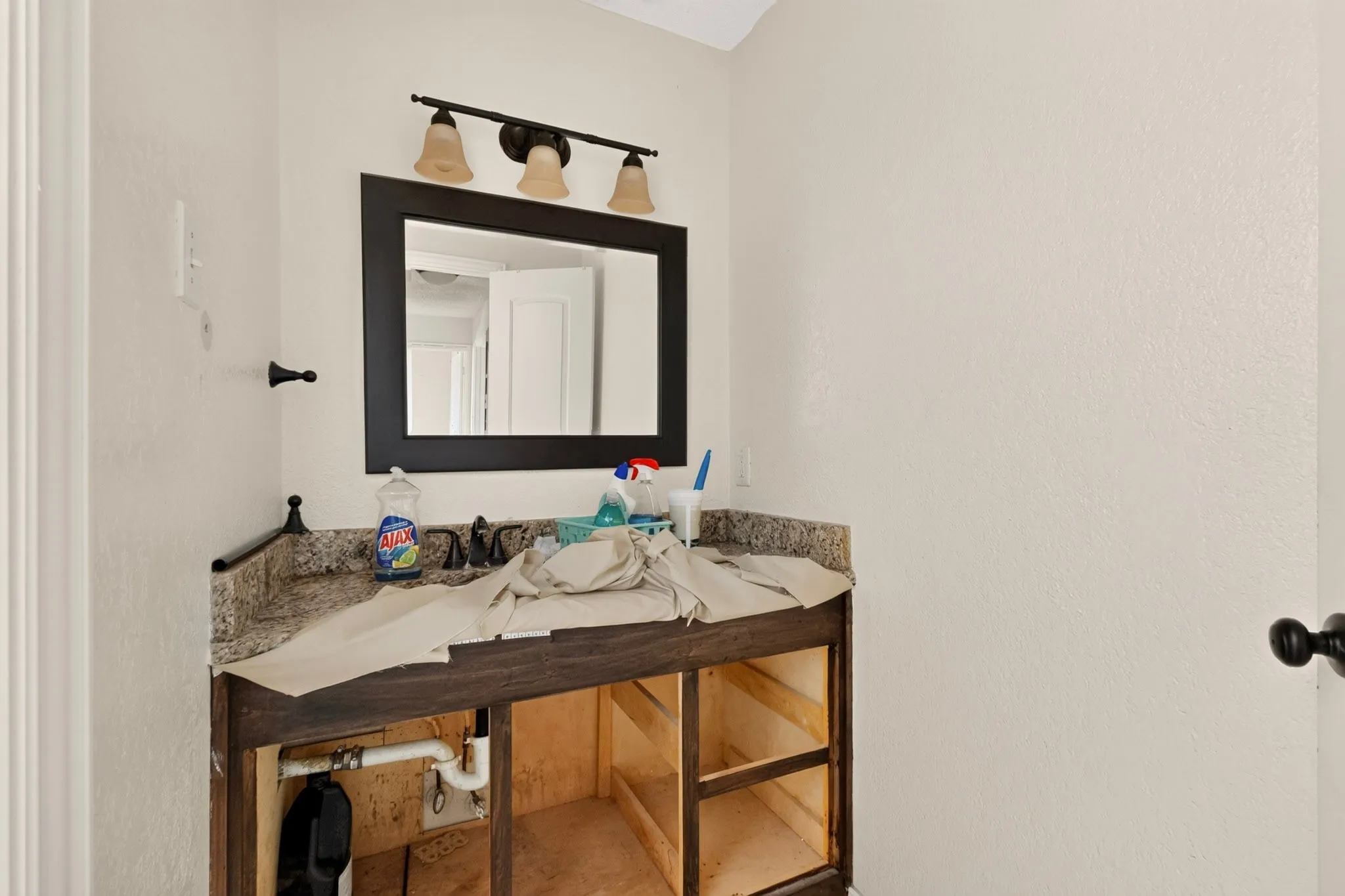 Single Family Residence For Sale in Dallas County , 5026 Boca Raton Drive, Garland, Texas 75043, 4 Bedroom, 3 Bathroom, 2 Garage spaces, 2,030 Sqft, built in 1972, mls#21406146, Real Estate Agent in Garland, Homes For Sale in Dallas county, Homes For Sale in Garland, Realtor in Garland Texas, Real Estate Brokerage Independent Realty Texas, Luminita Cordes Realtor