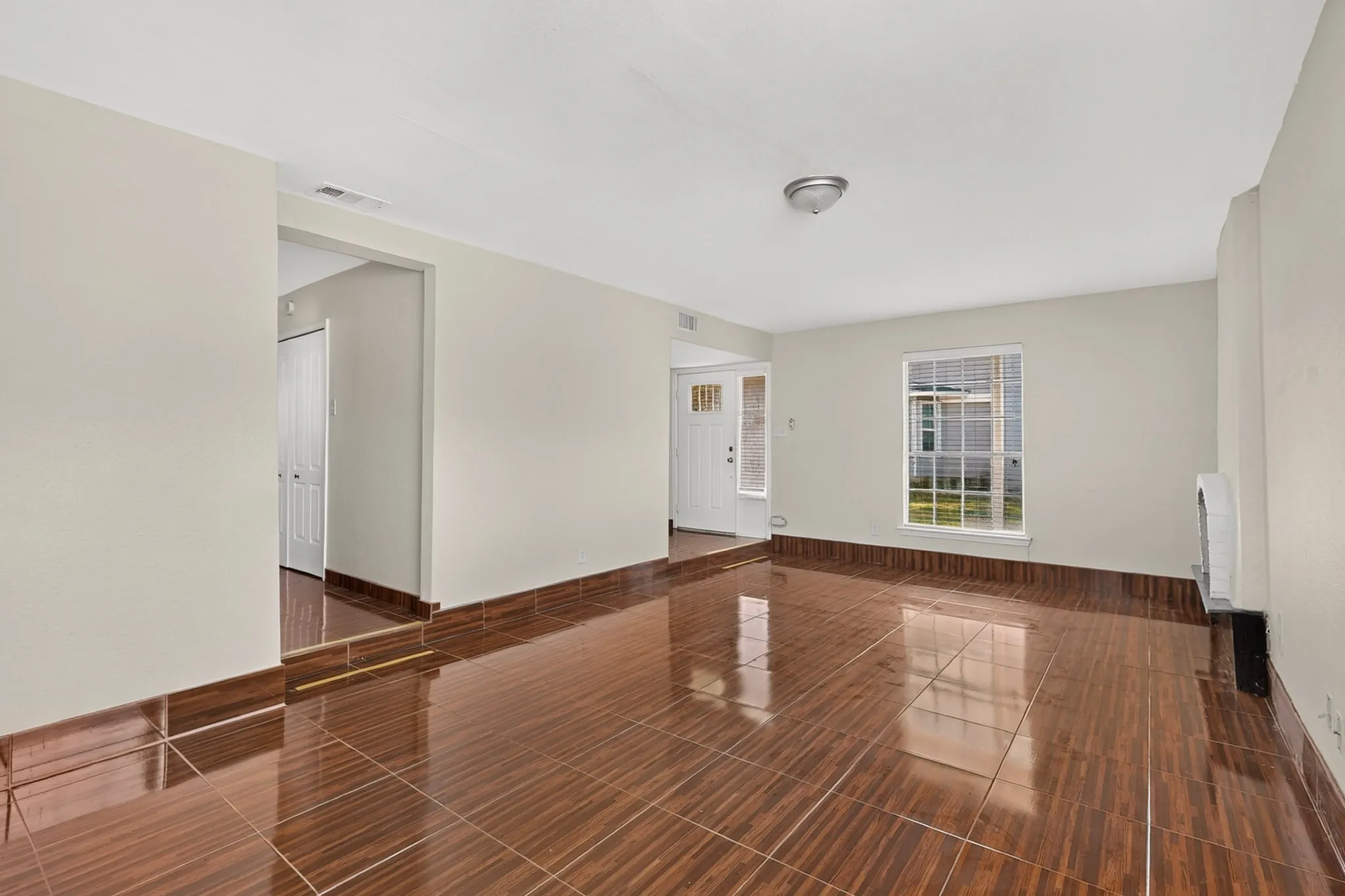 Single Family Residence For Sale in Dallas County , 5026 Boca Raton Drive, Garland, Texas 75043, 4 Bedroom, 3 Bathroom, 2 Garage spaces, 2,030 Sqft, built in 1972, mls#21406146, Real Estate Agent in Garland, Homes For Sale in Dallas county, Homes For Sale in Garland, Realtor in Garland Texas, Real Estate Brokerage Independent Realty Texas, Luminita Cordes Realtor