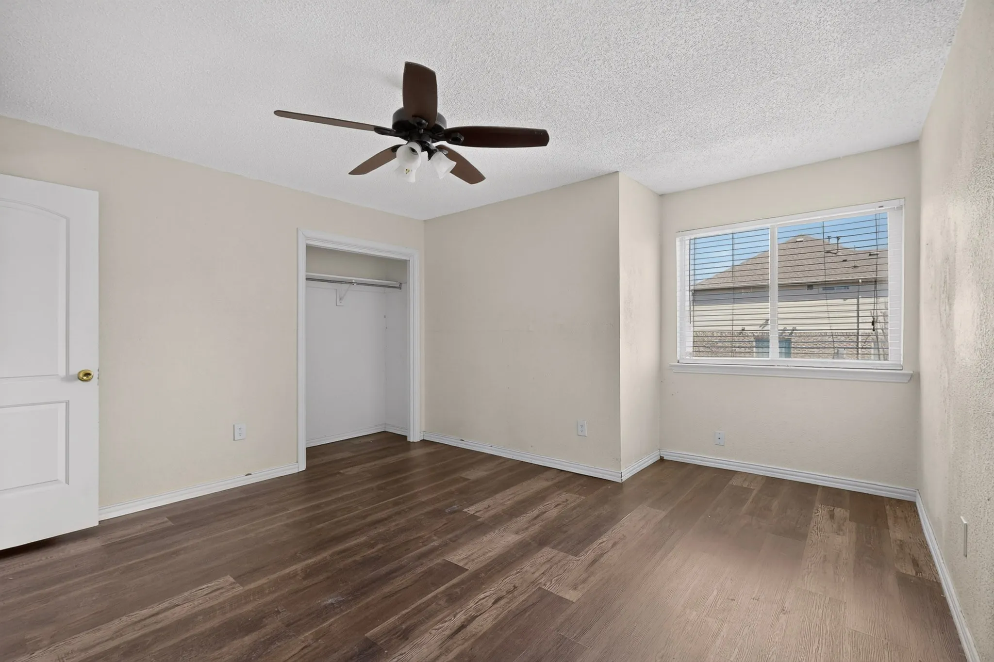 Single Family Residence For Sale in Dallas County , 5026 Boca Raton Drive, Garland, Texas 75043, 4 Bedroom, 3 Bathroom, 2 Garage spaces, 2,030 Sqft, built in 1972, mls#21406146, Real Estate Agent in Garland, Homes For Sale in Dallas county, Homes For Sale in Garland, Realtor in Garland Texas, Real Estate Brokerage Independent Realty Texas, Luminita Cordes Realtor