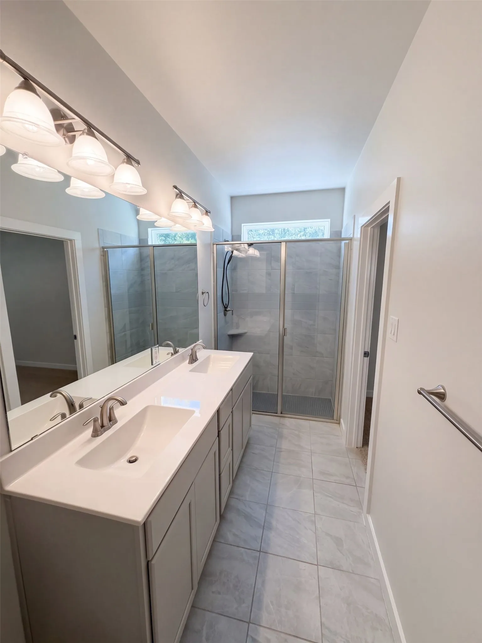 Single Family Residence For Sale in Grayson County , 402 N Race Street, Tioga, Texas 76271, 5 Bedroom, 3 Bathroom, 2 Garage spaces, 2,269 Sqft, built in 2021, mls#21407617, Real Estate Agent in Tioga, Homes For Sale in Grayson county, Homes For Sale in Tioga, Realtor in Tioga Texas, Real Estate Brokerage Independent Realty Texas, Luminita Cordes Realtor