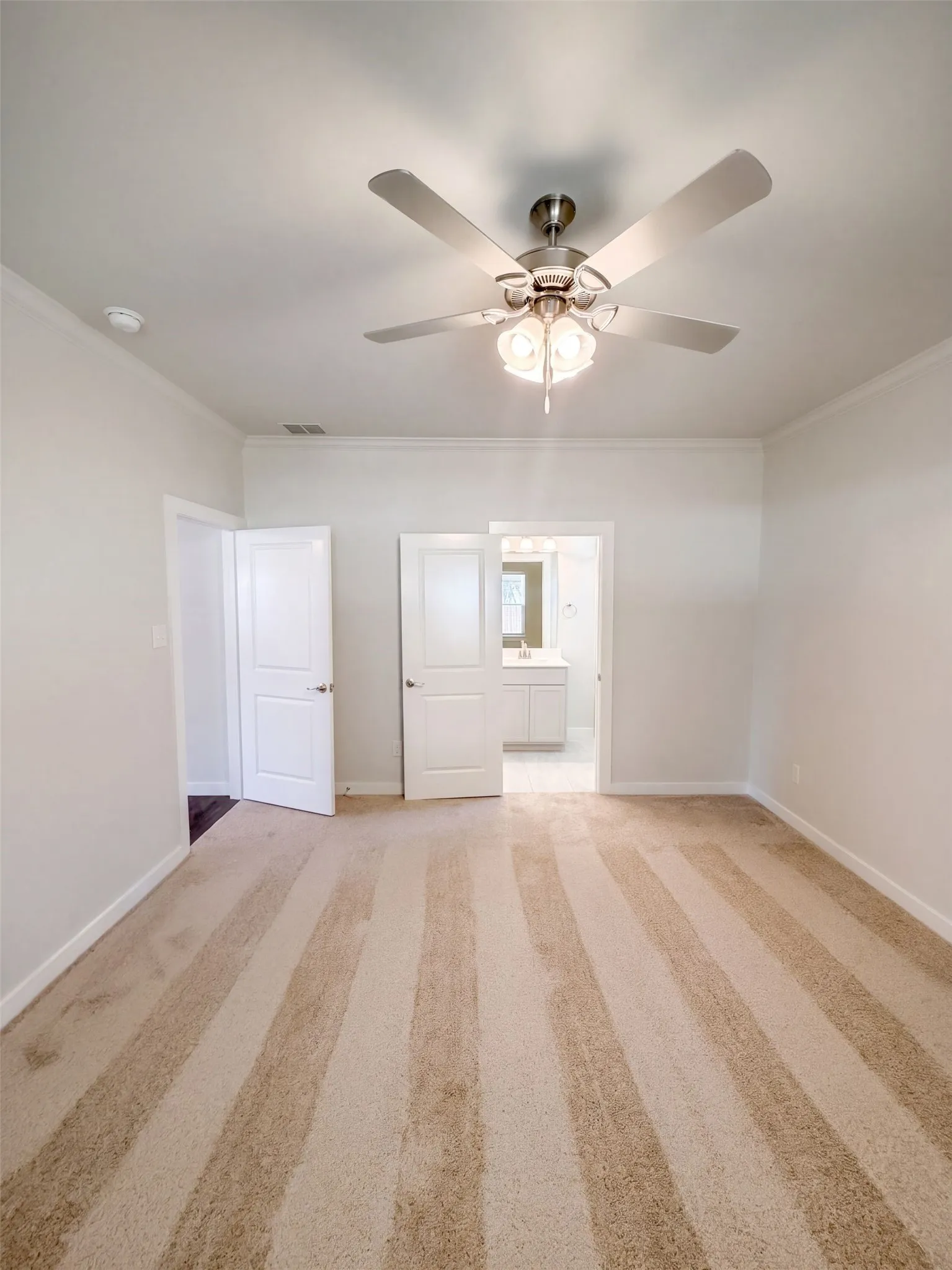 Single Family Residence For Sale in Grayson County , 402 N Race Street, Tioga, Texas 76271, 5 Bedroom, 3 Bathroom, 2 Garage spaces, 2,269 Sqft, built in 2021, mls#21407617, Real Estate Agent in Tioga, Homes For Sale in Grayson county, Homes For Sale in Tioga, Realtor in Tioga Texas, Real Estate Brokerage Independent Realty Texas, Luminita Cordes Realtor