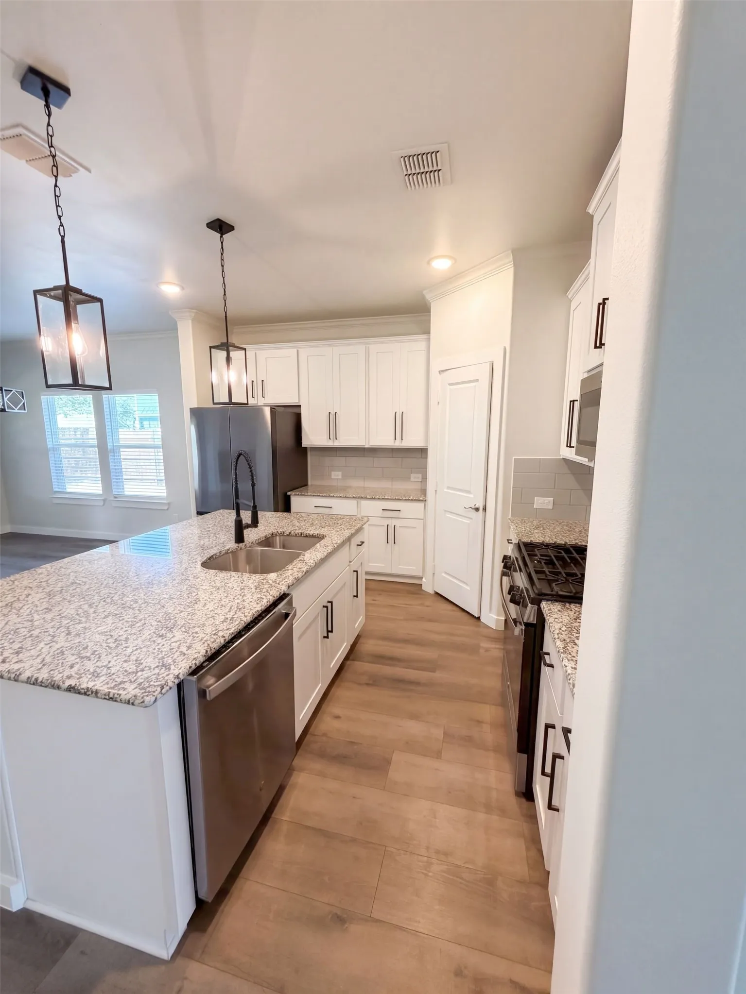 Single Family Residence For Sale in Grayson County , 402 N Race Street, Tioga, Texas 76271, 5 Bedroom, 3 Bathroom, 2 Garage spaces, 2,269 Sqft, built in 2021, mls#21407617, Real Estate Agent in Tioga, Homes For Sale in Grayson county, Homes For Sale in Tioga, Realtor in Tioga Texas, Real Estate Brokerage Independent Realty Texas, Luminita Cordes Realtor