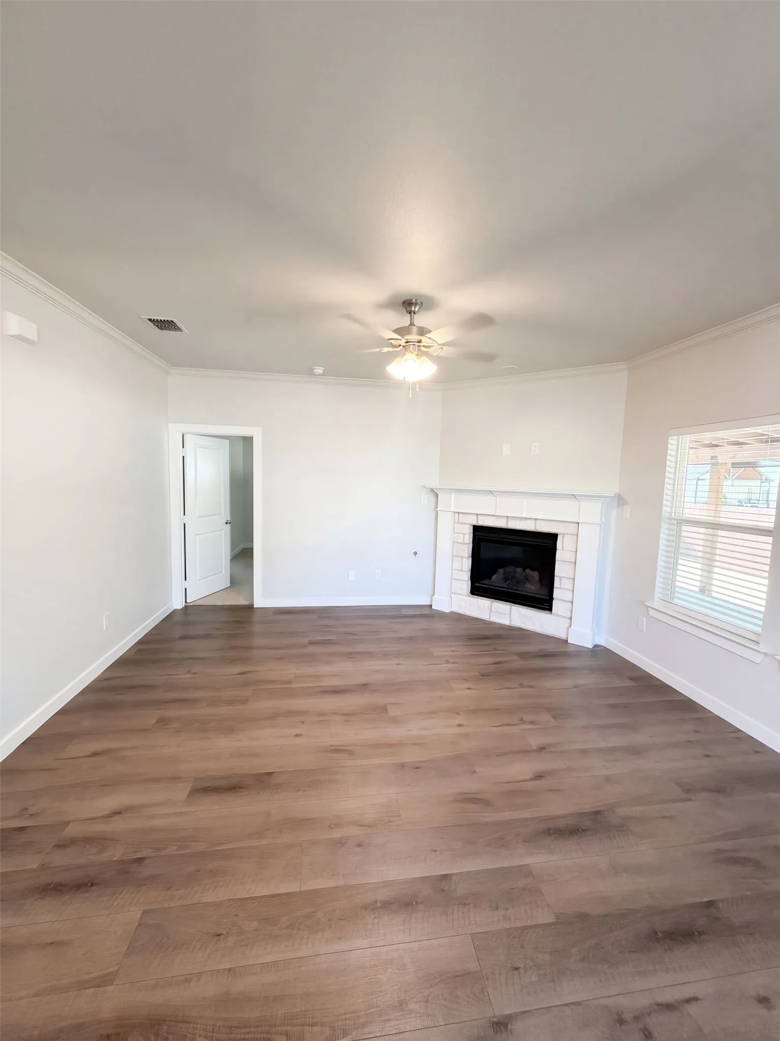 Single Family Residence For Sale in Grayson County , 402 N Race Street, Tioga, Texas 76271, 5 Bedroom, 3 Bathroom, 2 Garage spaces, 2,269 Sqft, built in 2021, mls#21407617, Real Estate Agent in Tioga, Homes For Sale in Grayson county, Homes For Sale in Tioga, Realtor in Tioga Texas, Real Estate Brokerage Independent Realty Texas, Luminita Cordes Realtor