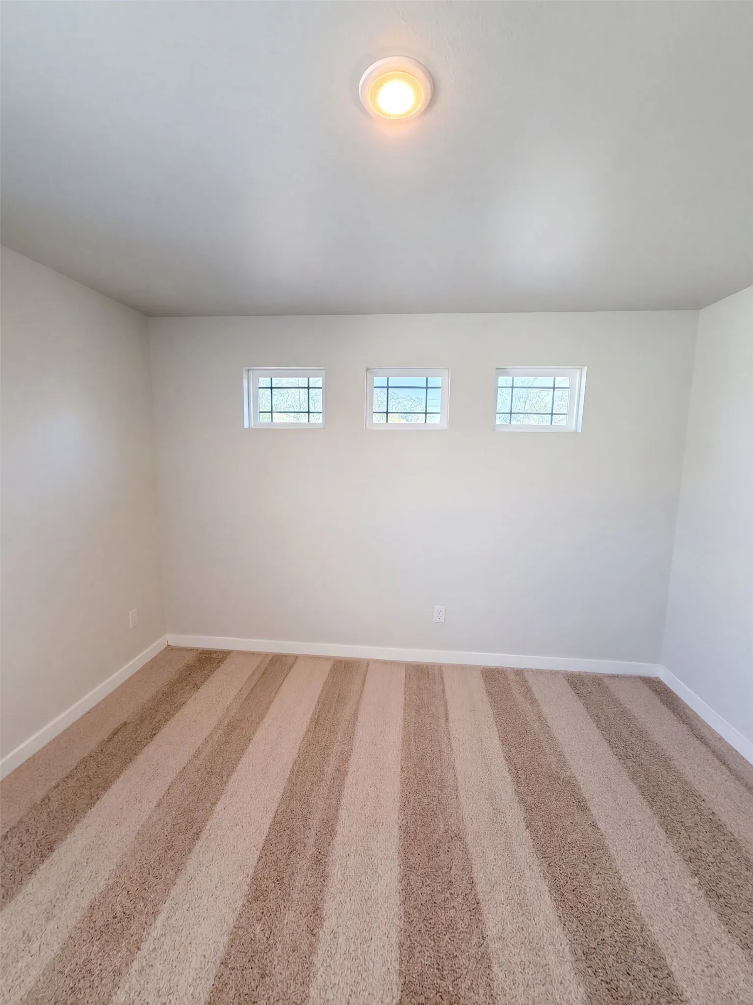 Single Family Residence For Sale in Grayson County , 402 N Race Street, Tioga, Texas 76271, 5 Bedroom, 3 Bathroom, 2 Garage spaces, 2,269 Sqft, built in 2021, mls#21407617, Real Estate Agent in Tioga, Homes For Sale in Grayson county, Homes For Sale in Tioga, Realtor in Tioga Texas, Real Estate Brokerage Independent Realty Texas, Luminita Cordes Realtor