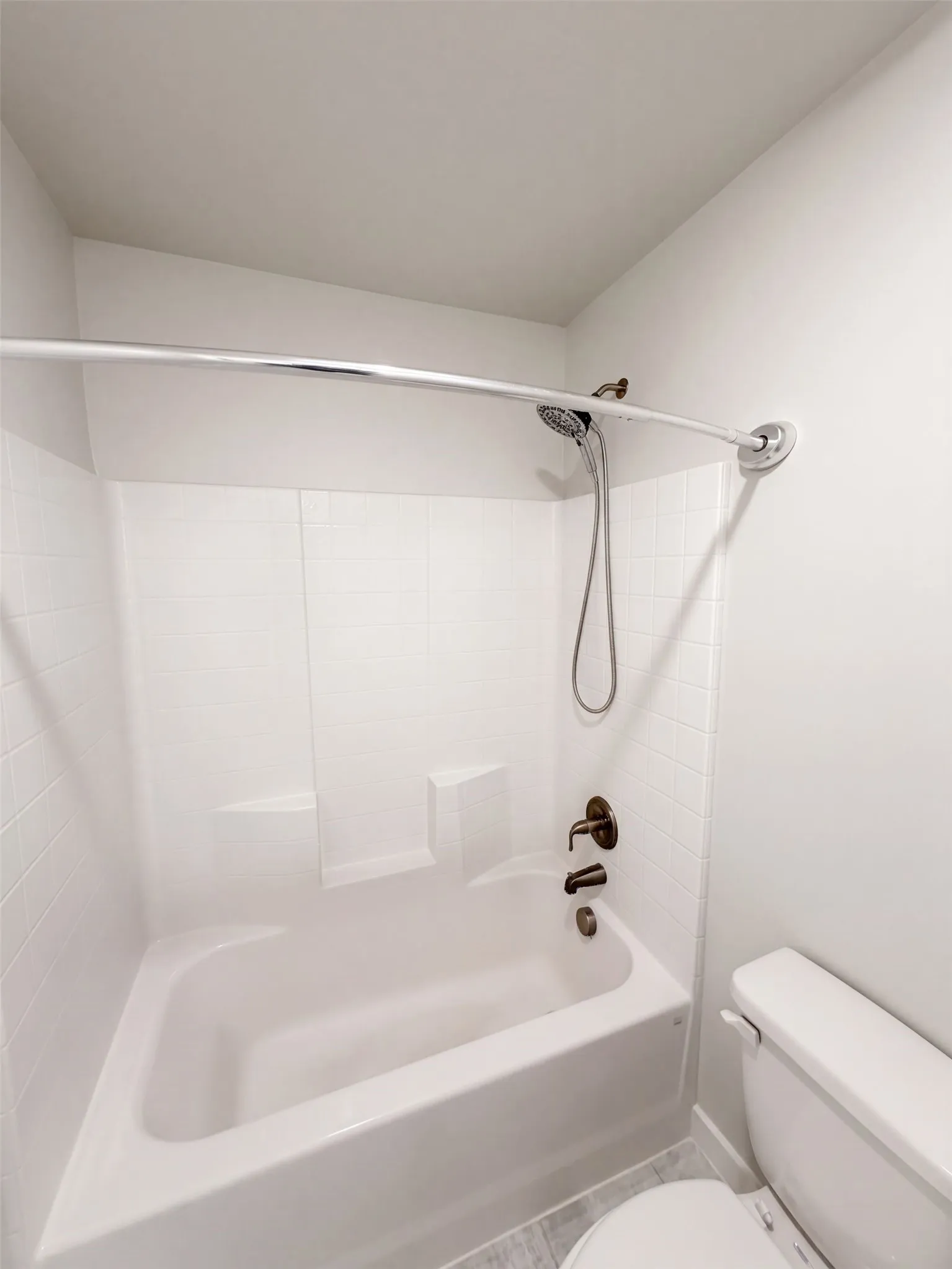 Single Family Residence For Sale in Grayson County , 402 N Race Street, Tioga, Texas 76271, 5 Bedroom, 3 Bathroom, 2 Garage spaces, 2,269 Sqft, built in 2021, mls#21407617, Real Estate Agent in Tioga, Homes For Sale in Grayson county, Homes For Sale in Tioga, Realtor in Tioga Texas, Real Estate Brokerage Independent Realty Texas, Luminita Cordes Realtor
