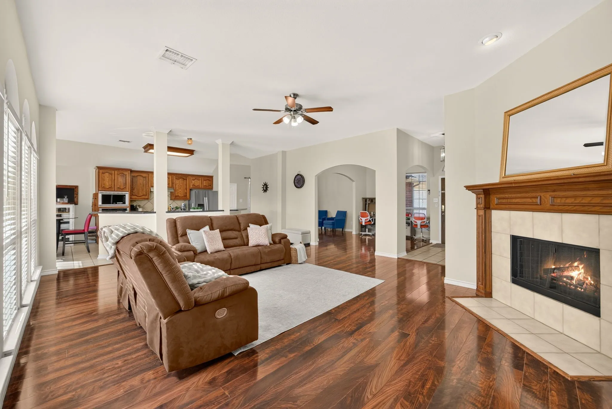 Single Family Residence For Sale in Denton County , 9150 Bastille Way, Frisco, Texas 75033, 4 Bedroom, 2 Bathroom, 2 Garage spaces, 2,247 Sqft, built in 2005, mls#21404899, Real Estate Agent in Frisco, Homes For Sale in Denton county, Homes For Sale in Frisco, Realtor in Frisco Texas, Real Estate Brokerage Independent Realty Texas, Luminita Cordes Realtor