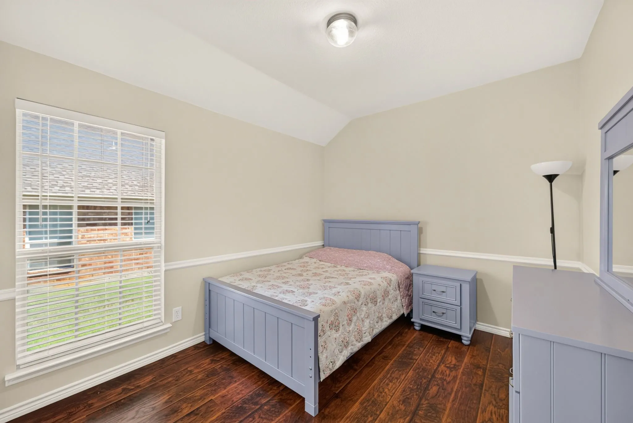 Single Family Residence For Sale in Denton County , 9150 Bastille Way, Frisco, Texas 75033, 4 Bedroom, 2 Bathroom, 2 Garage spaces, 2,247 Sqft, built in 2005, mls#21404899, Real Estate Agent in Frisco, Homes For Sale in Denton county, Homes For Sale in Frisco, Realtor in Frisco Texas, Real Estate Brokerage Independent Realty Texas, Luminita Cordes Realtor