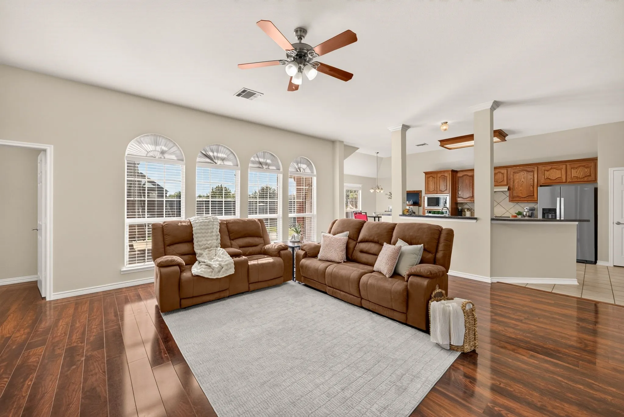 Single Family Residence For Sale in Denton County , 9150 Bastille Way, Frisco, Texas 75033, 4 Bedroom, 2 Bathroom, 2 Garage spaces, 2,247 Sqft, built in 2005, mls#21404899, Real Estate Agent in Frisco, Homes For Sale in Denton county, Homes For Sale in Frisco, Realtor in Frisco Texas, Real Estate Brokerage Independent Realty Texas, Luminita Cordes Realtor