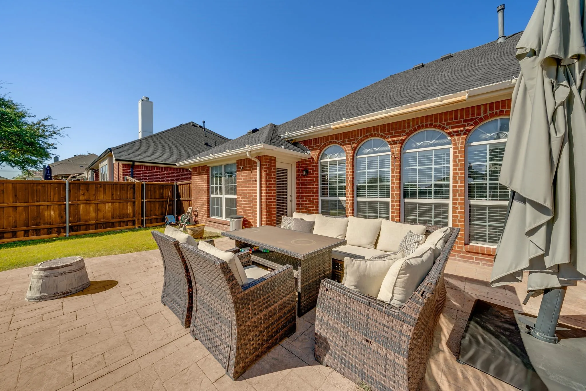Single Family Residence For Sale in Denton County , 9150 Bastille Way, Frisco, Texas 75033, 4 Bedroom, 2 Bathroom, 2 Garage spaces, 2,247 Sqft, built in 2005, mls#21404899, Real Estate Agent in Frisco, Homes For Sale in Denton county, Homes For Sale in Frisco, Realtor in Frisco Texas, Real Estate Brokerage Independent Realty Texas, Luminita Cordes Realtor
