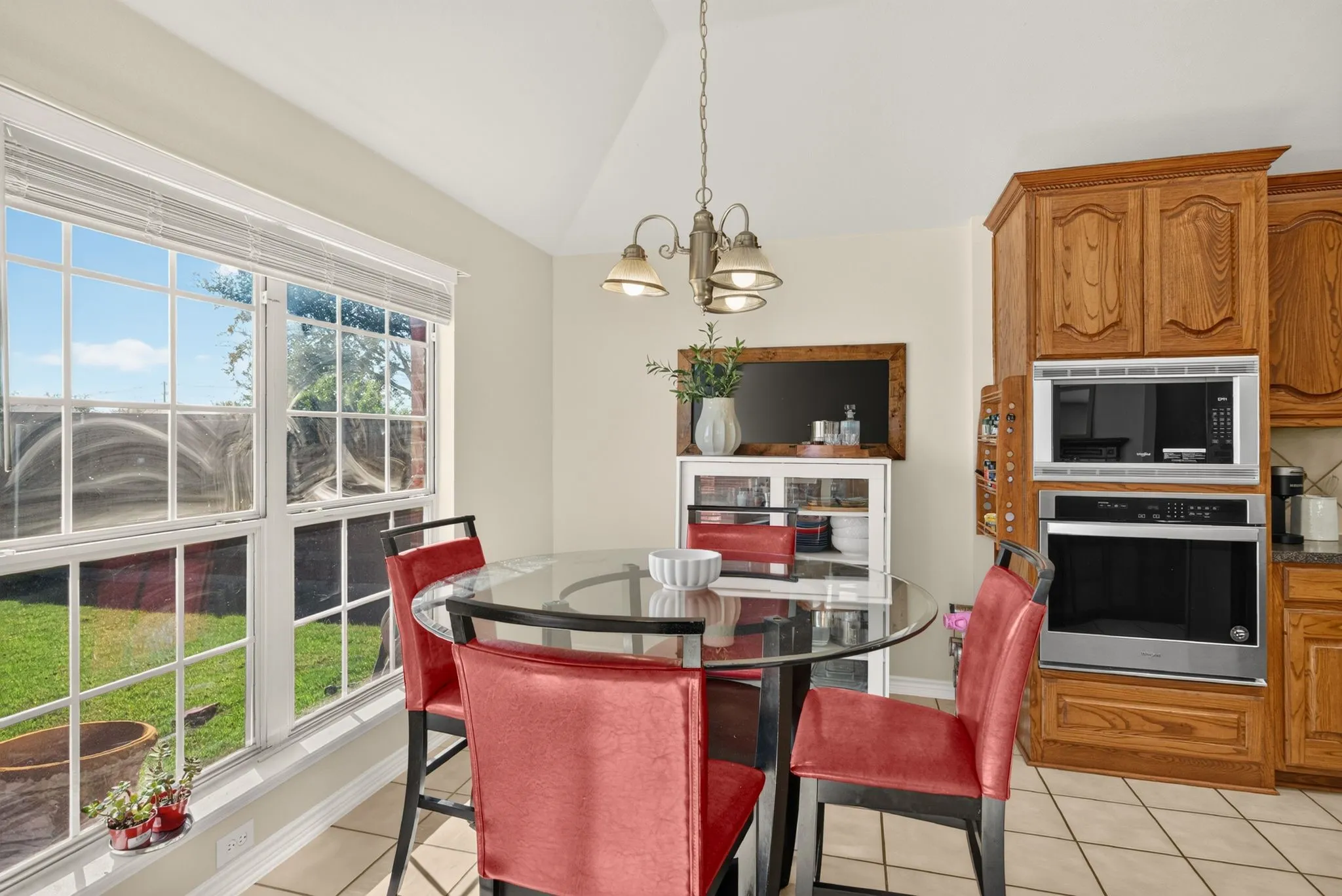 Single Family Residence For Sale in Denton County , 9150 Bastille Way, Frisco, Texas 75033, 4 Bedroom, 2 Bathroom, 2 Garage spaces, 2,247 Sqft, built in 2005, mls#21404899, Real Estate Agent in Frisco, Homes For Sale in Denton county, Homes For Sale in Frisco, Realtor in Frisco Texas, Real Estate Brokerage Independent Realty Texas, Luminita Cordes Realtor