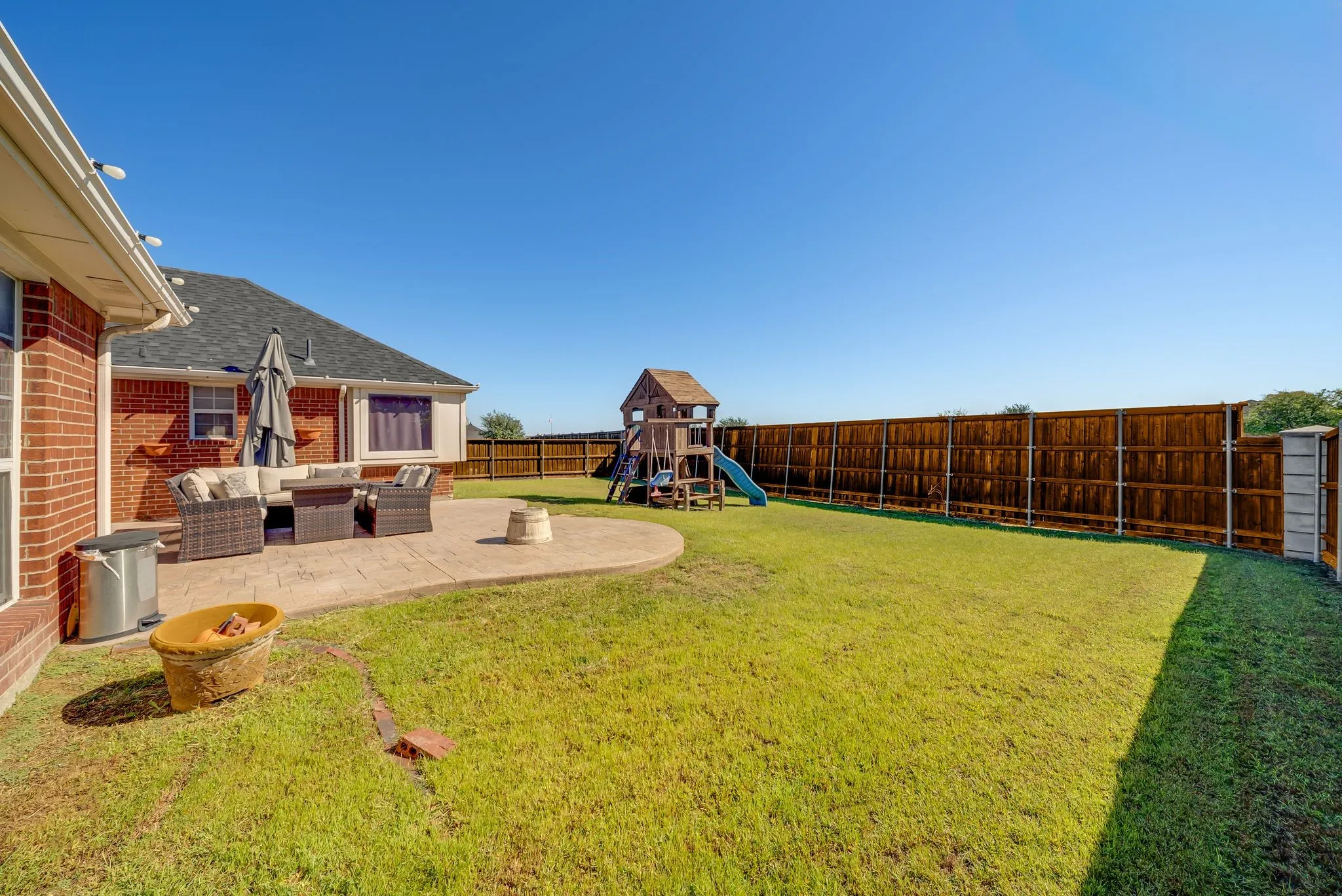Single Family Residence For Sale in Denton County , 9150 Bastille Way, Frisco, Texas 75033, 4 Bedroom, 2 Bathroom, 2 Garage spaces, 2,247 Sqft, built in 2005, mls#21404899, Real Estate Agent in Frisco, Homes For Sale in Denton county, Homes For Sale in Frisco, Realtor in Frisco Texas, Real Estate Brokerage Independent Realty Texas, Luminita Cordes Realtor